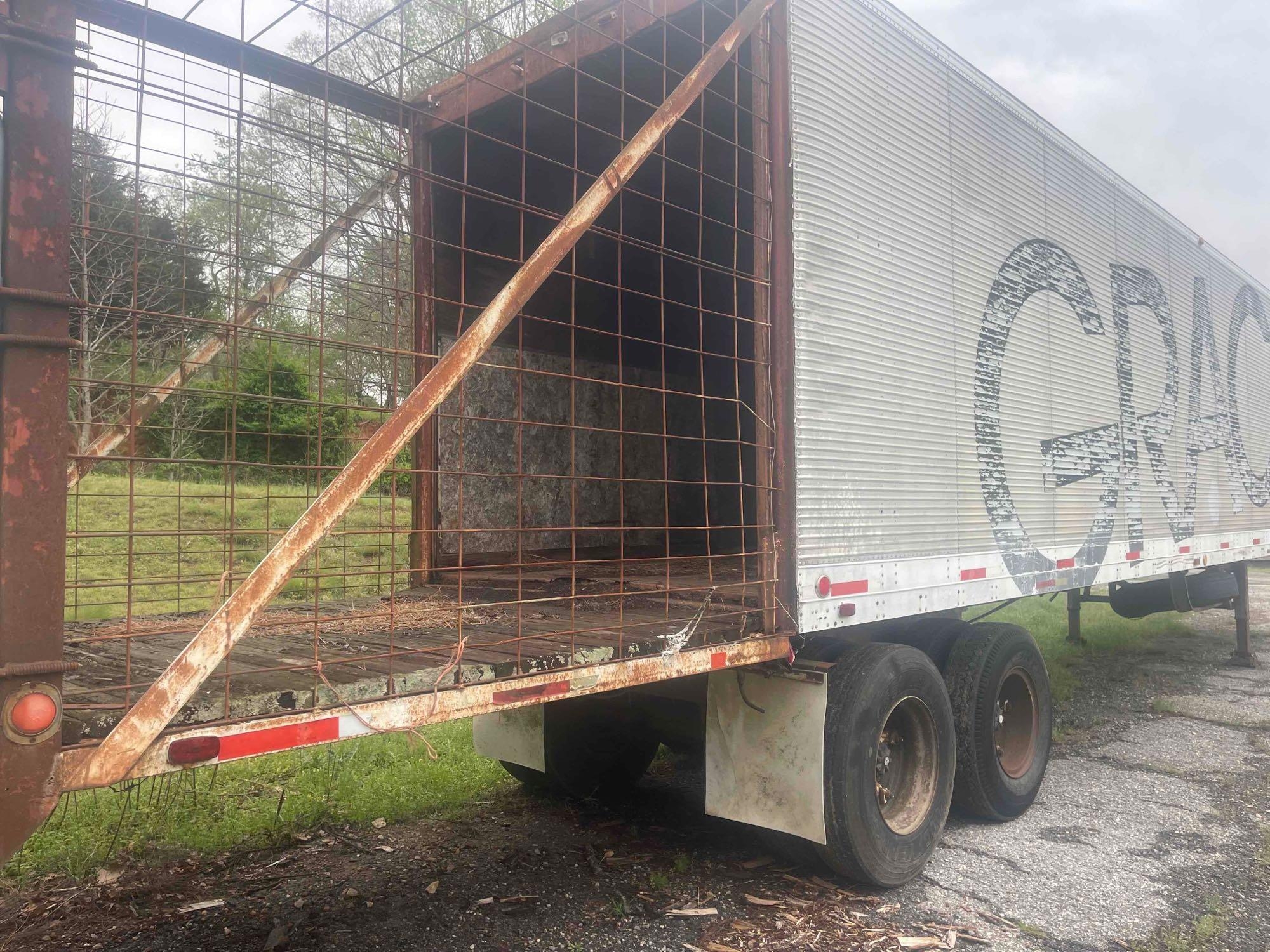40ft Pine Straw/Enclosed Trailer (A51572)