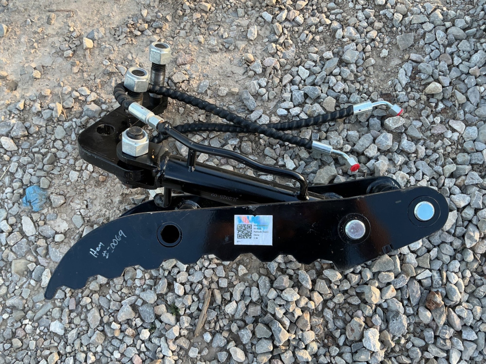 HYDRAULIC THUMB FOR MINI EXCAVATOR (A58214)