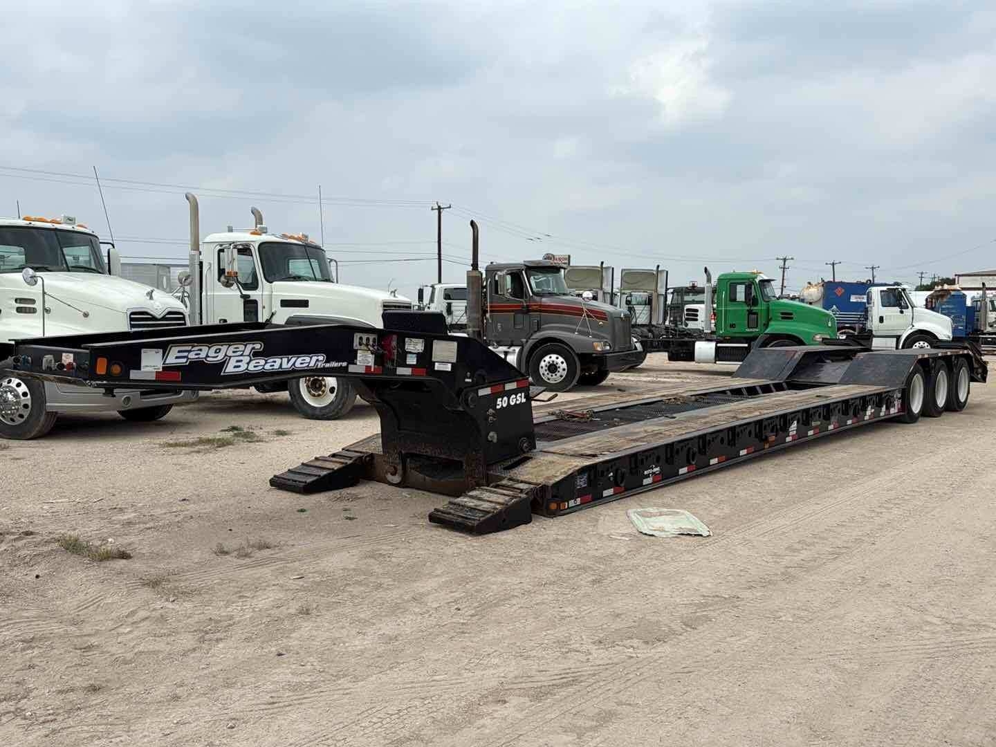 2022 EAGER BEAVER LOWBOY (A47001)