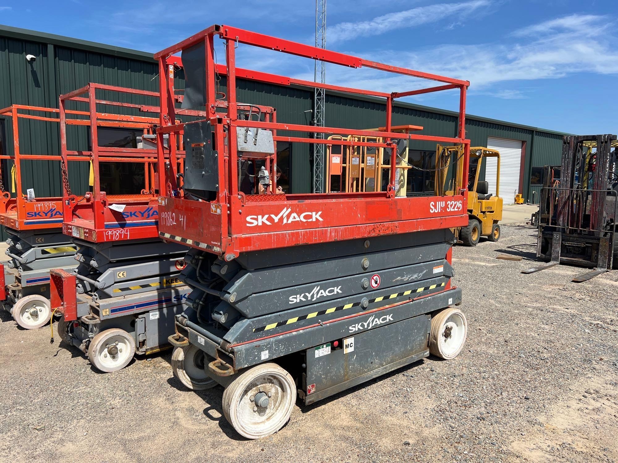 SKYJACK SJIII 3226 ELECTRIC SCISSOR LIFT (A51246)