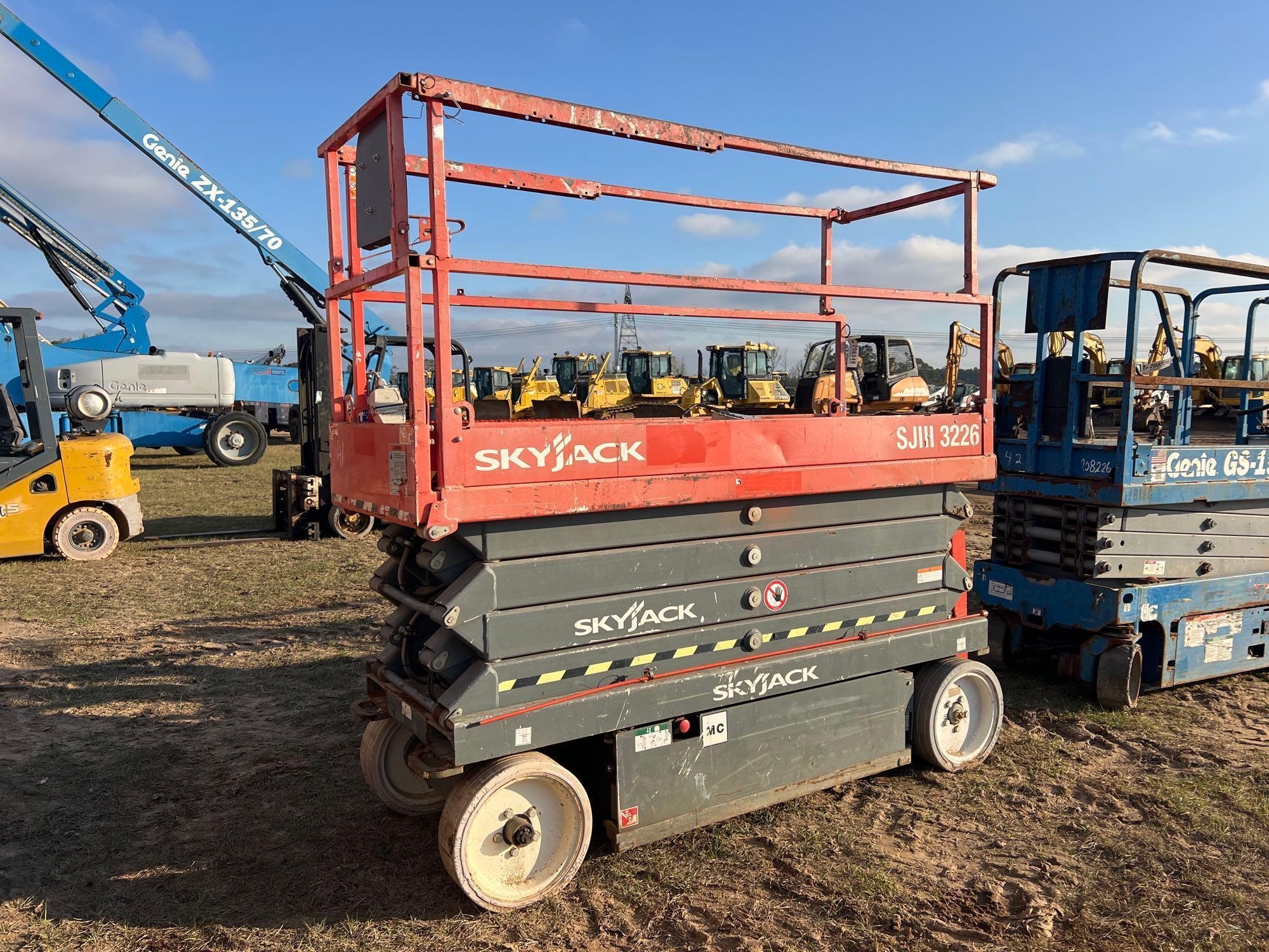 SKYJACK SJ3226 ELECTRIC SCISSOR LIFT (A52709)