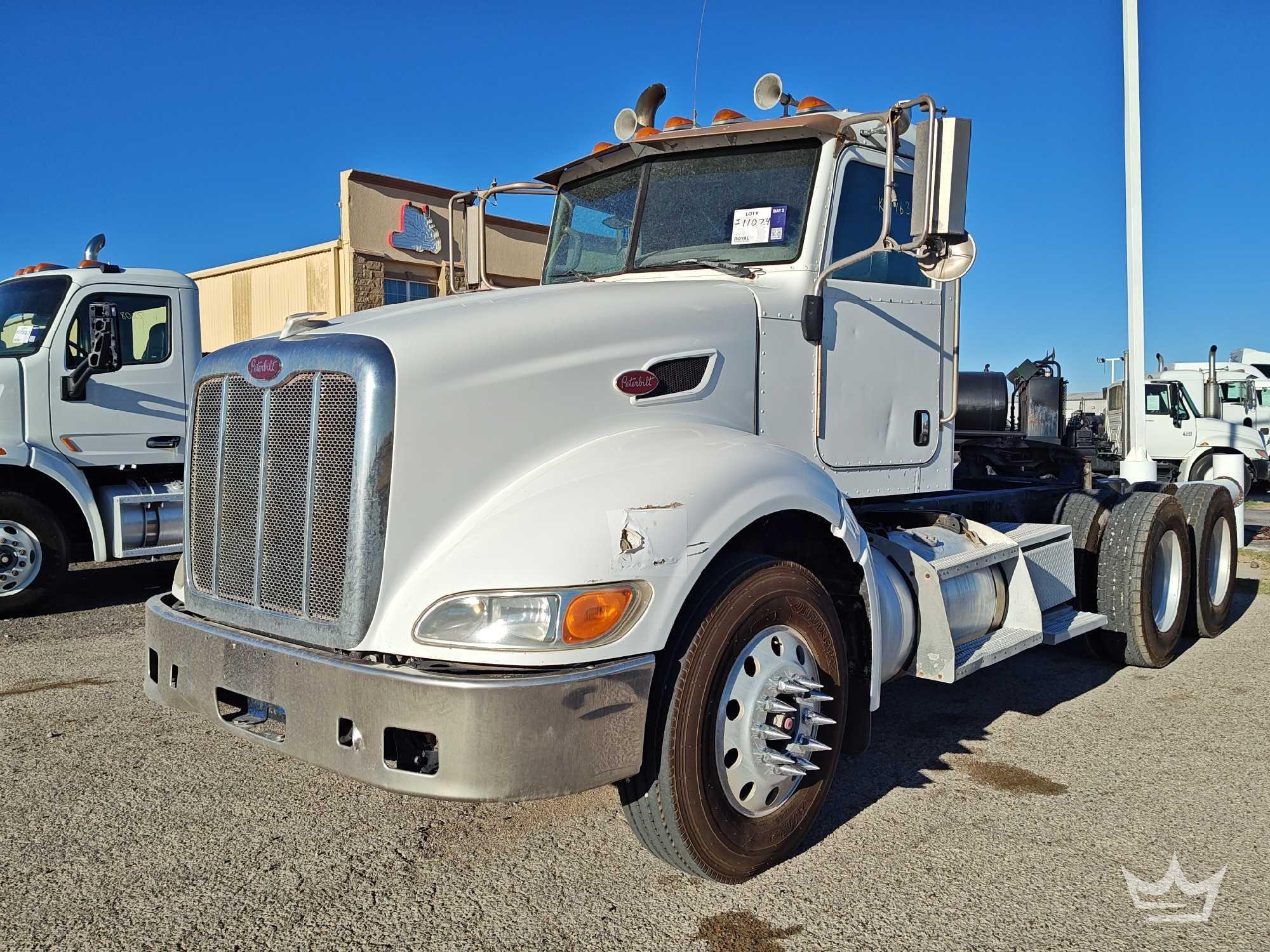 2012 Peterbilt 386 T/A Day Cab Truck Tractor (A55973)