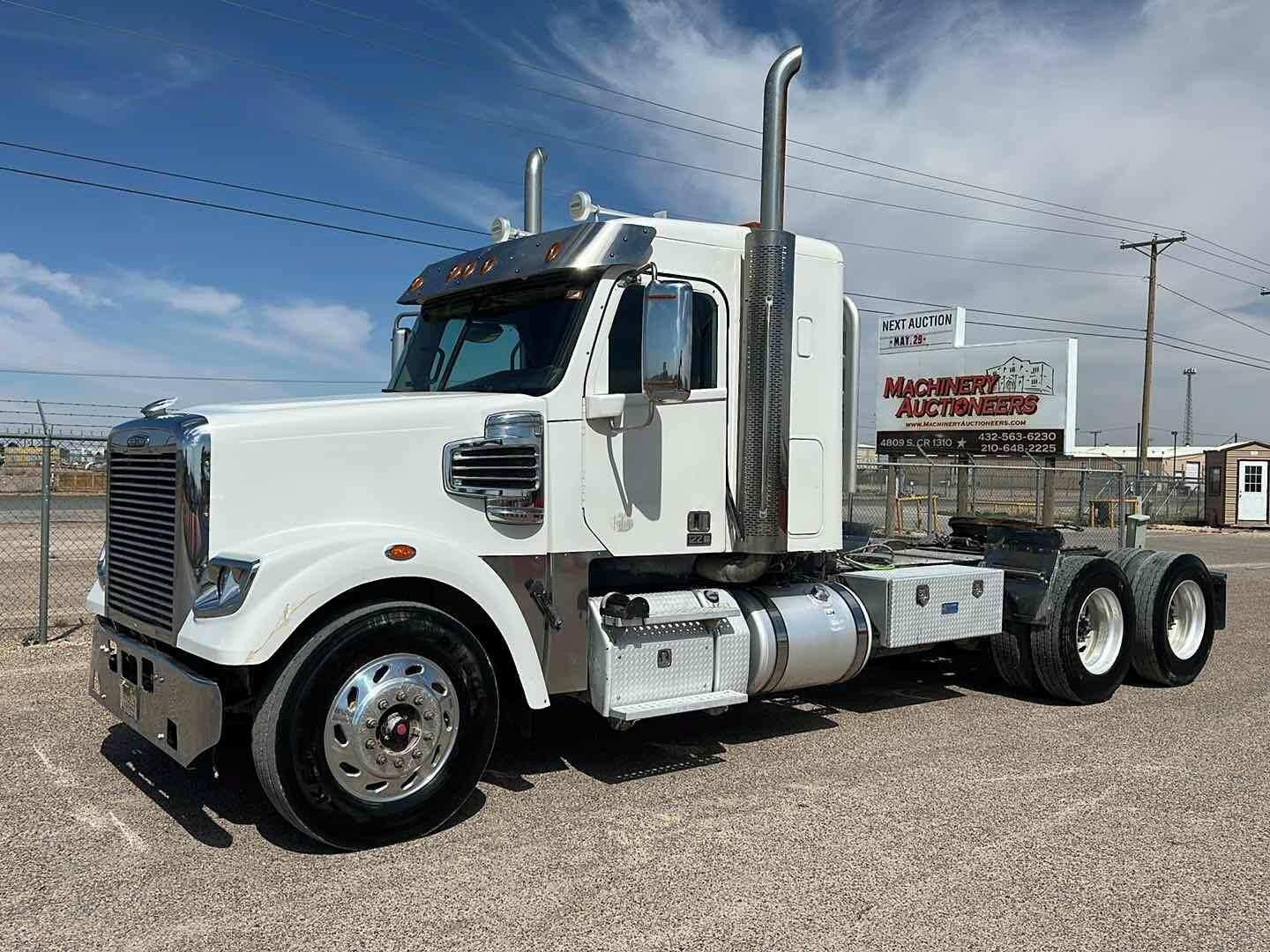 2017 FREIGHTLINER CORONADO 122SD (A47001)