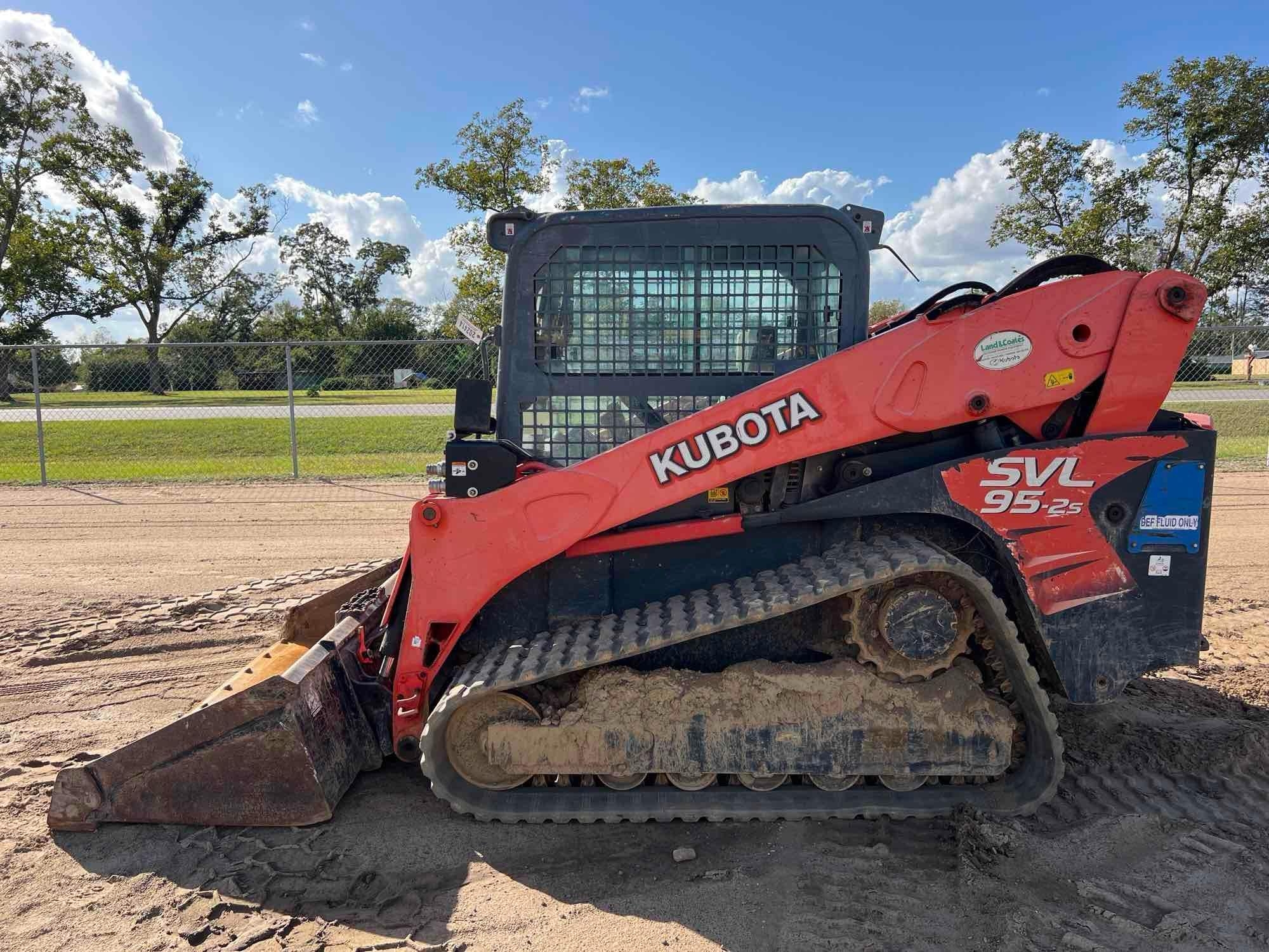 KUBOTA SVL95-2S SKID STEER (A52705)