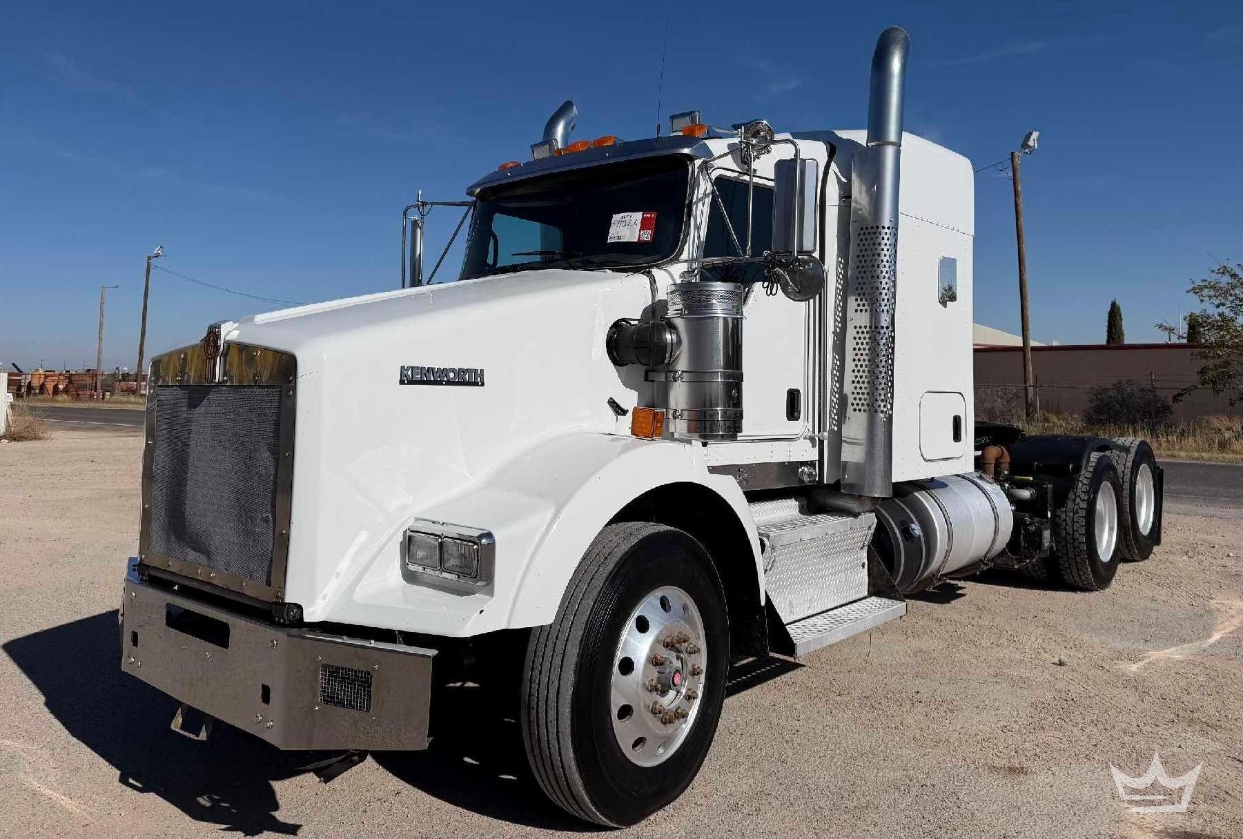 2017 Kenworth T800 T/A Sleeper Cab Truck Tractor (A55973)