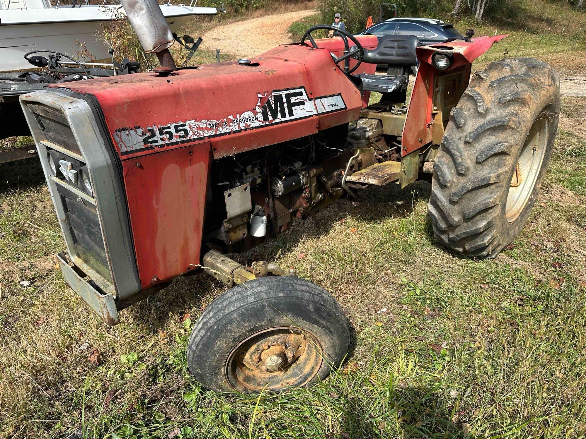 INOP/NON-RUNNING Massey Ferguson 255 Tractor (A54865)
