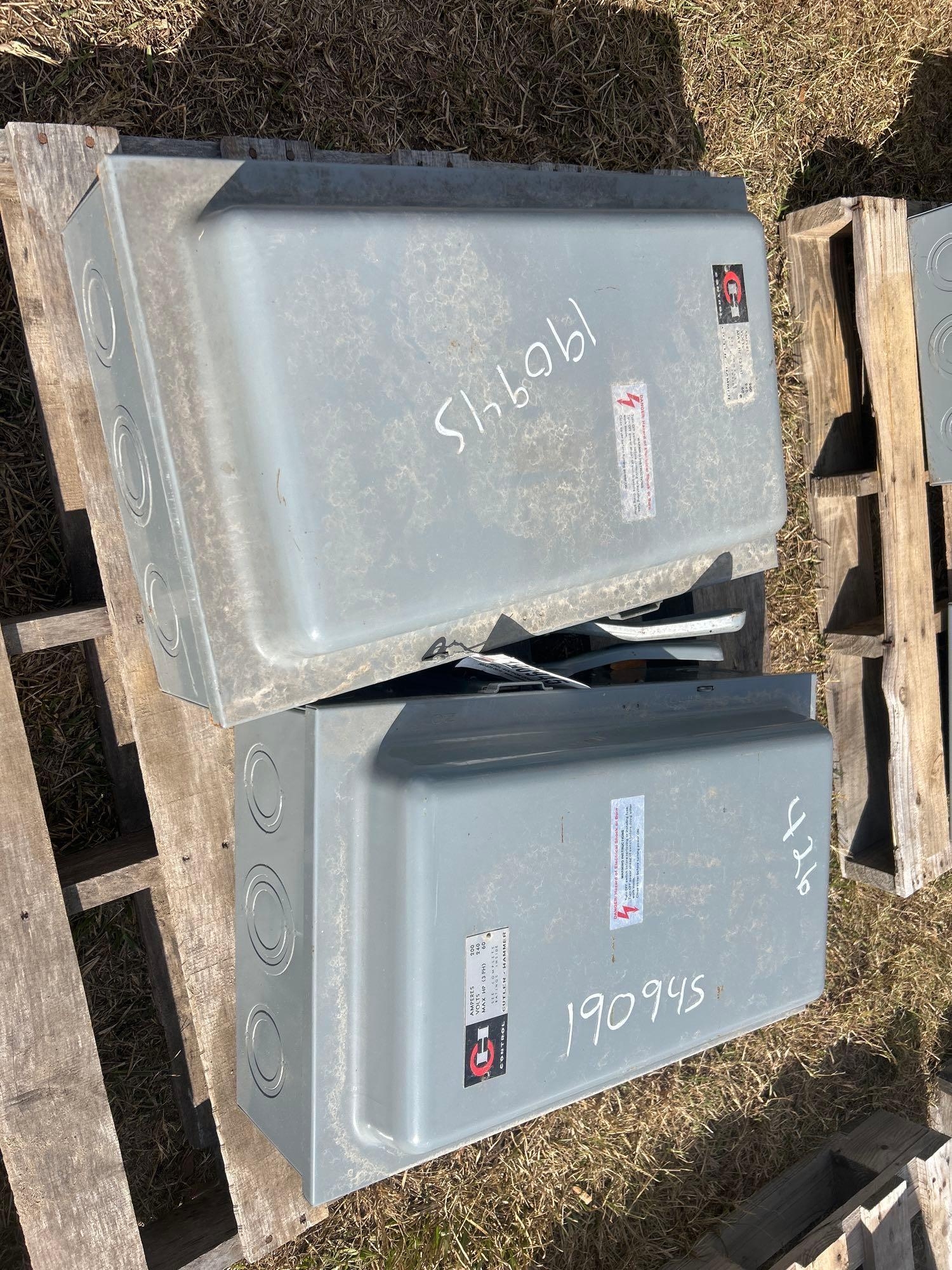 (2) CUTTLER HAMMER 200 AMP DISCONNECT (A52708)