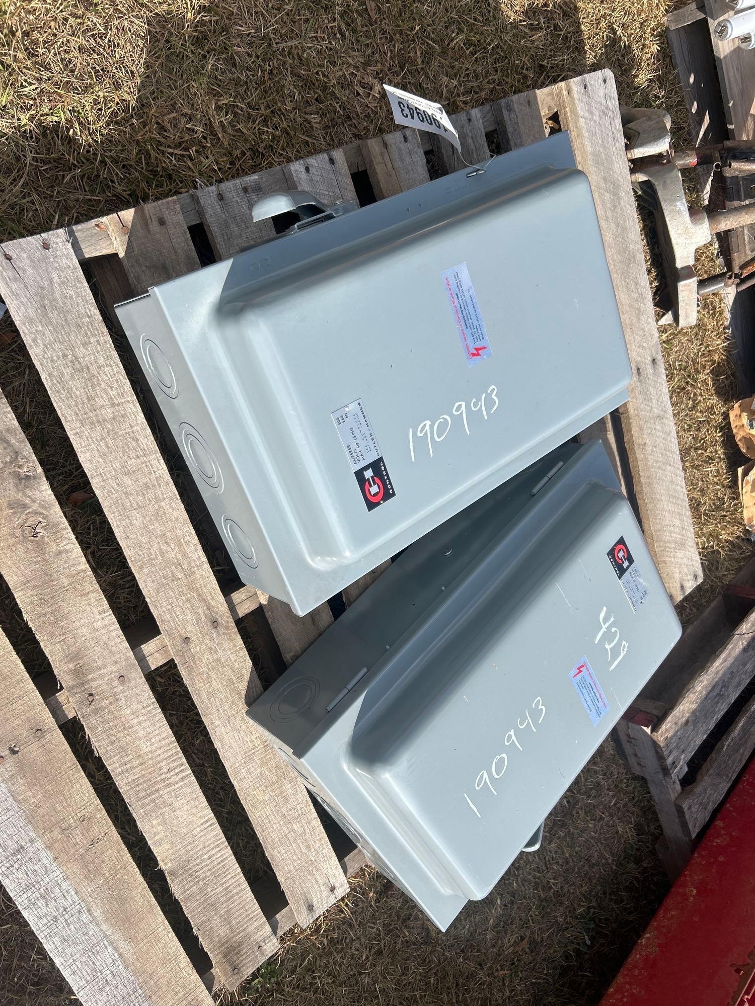 (2) CUTTLER HAMMER 200 AMP DISCONNECT (A52708)