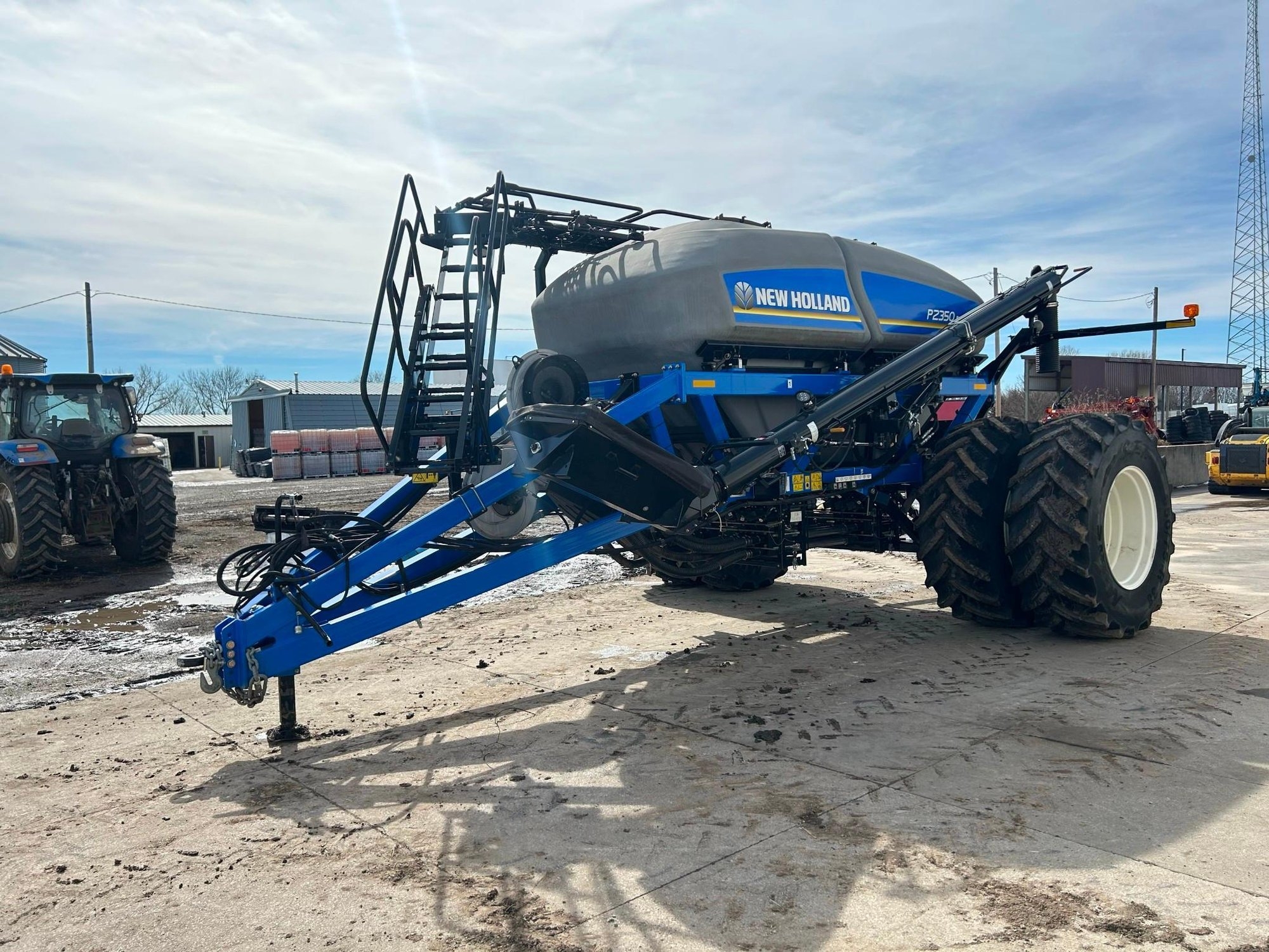 2021 New Holland P2350 Air Cart  New, Tow-Between, Intellirate Control, Dual Tires (A51039)