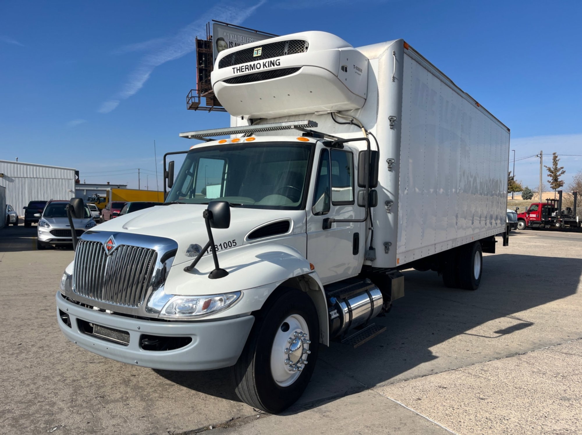 2018 INTERNATIONAL DURASTAR 4300 REEFER BOX TRUCK (A58214)