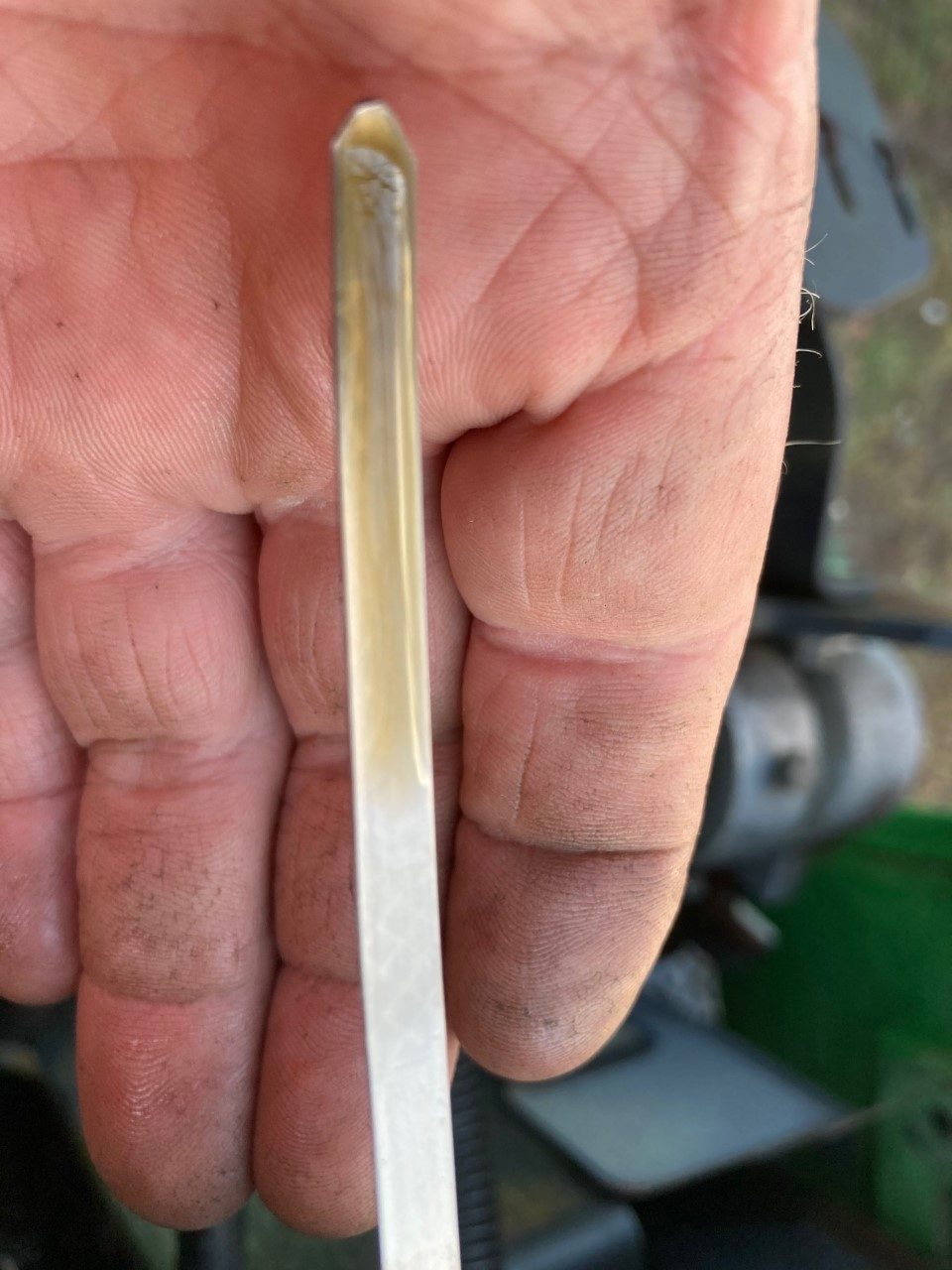 4400 dipstick.jpg