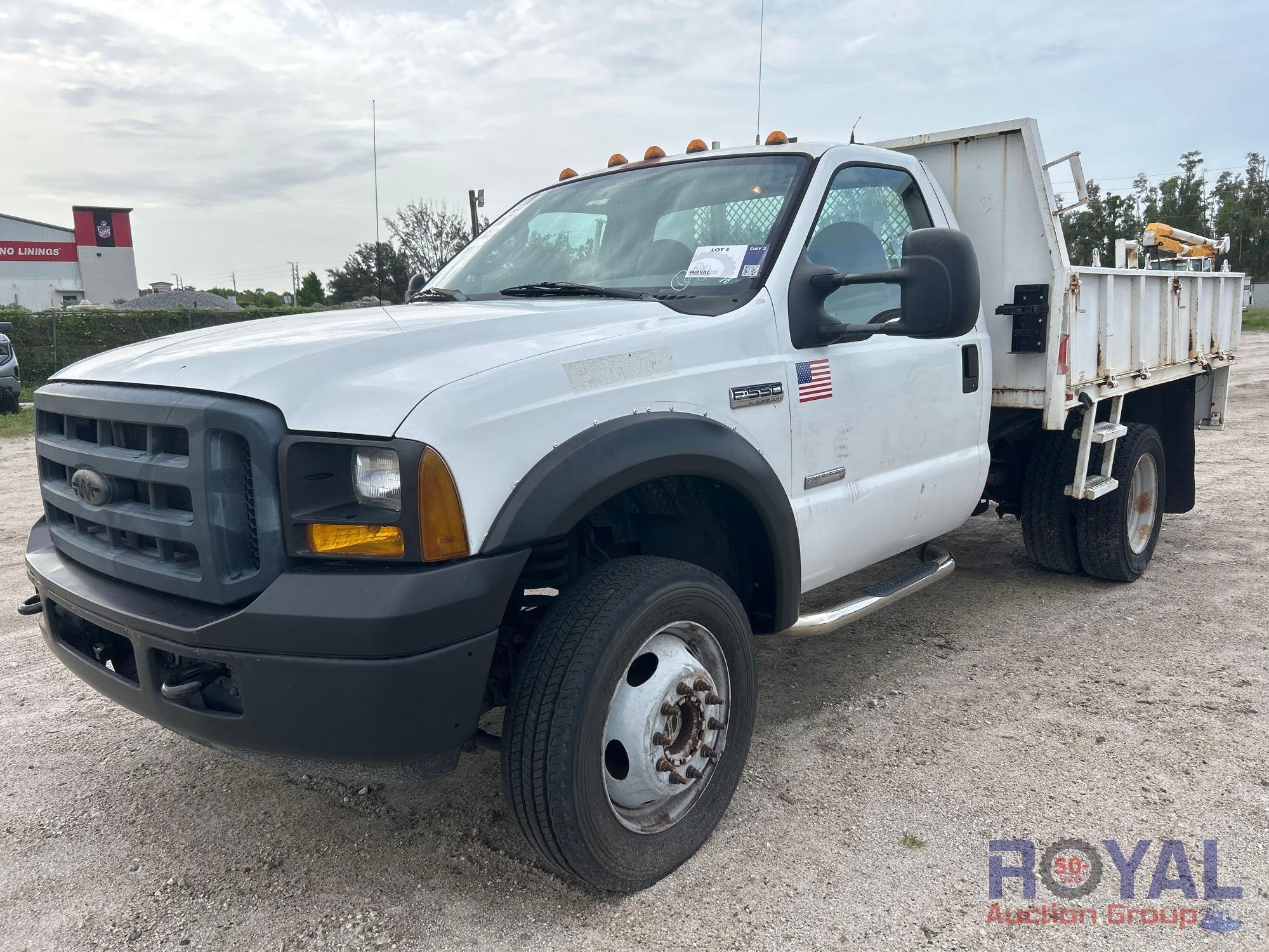 2006 Ford F-550 4x4 Flatbed Pickup Truck (A50323)
