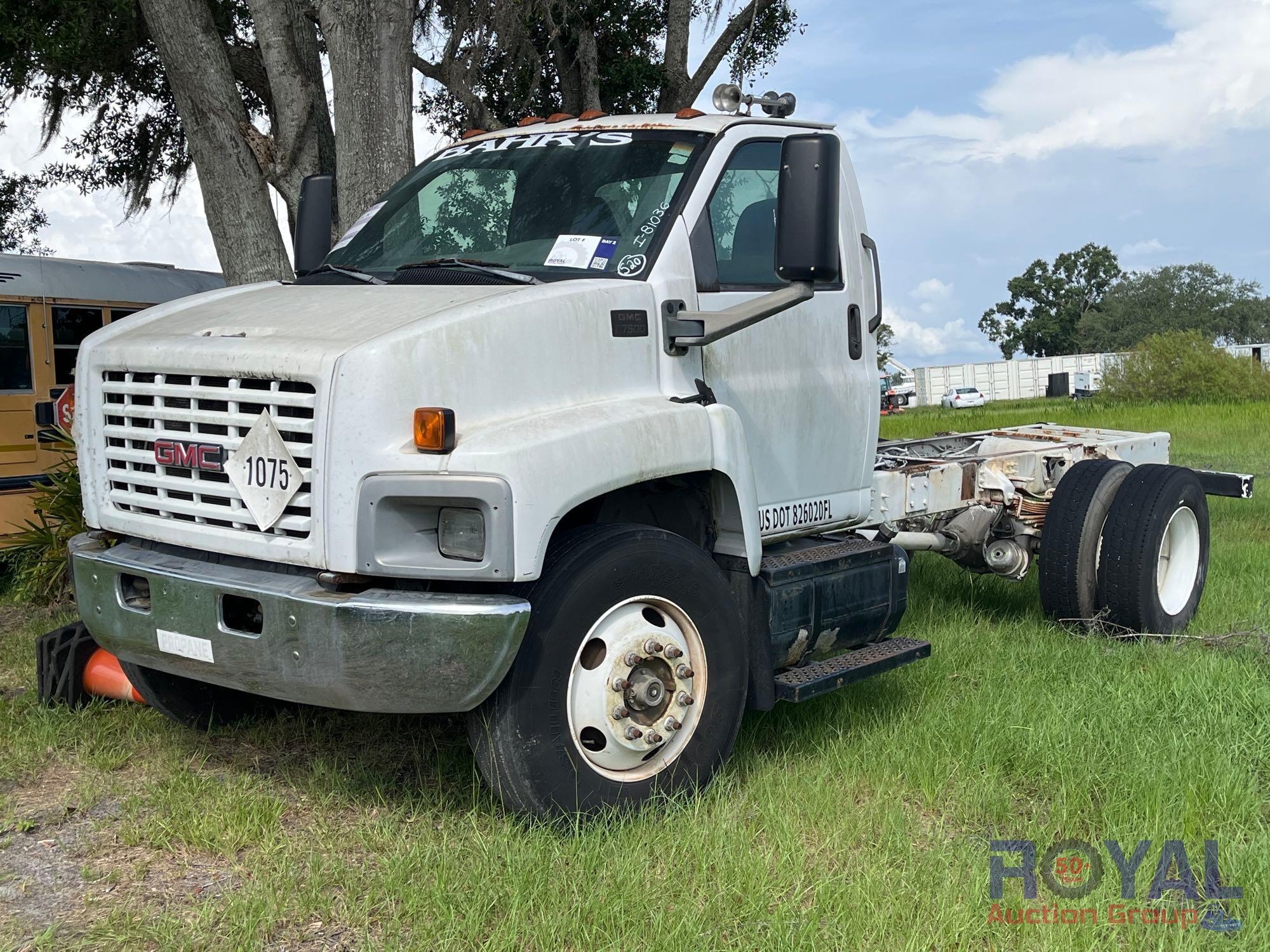 2003 GMC C7500 16ft Cab and Chassis Truck (A51692)