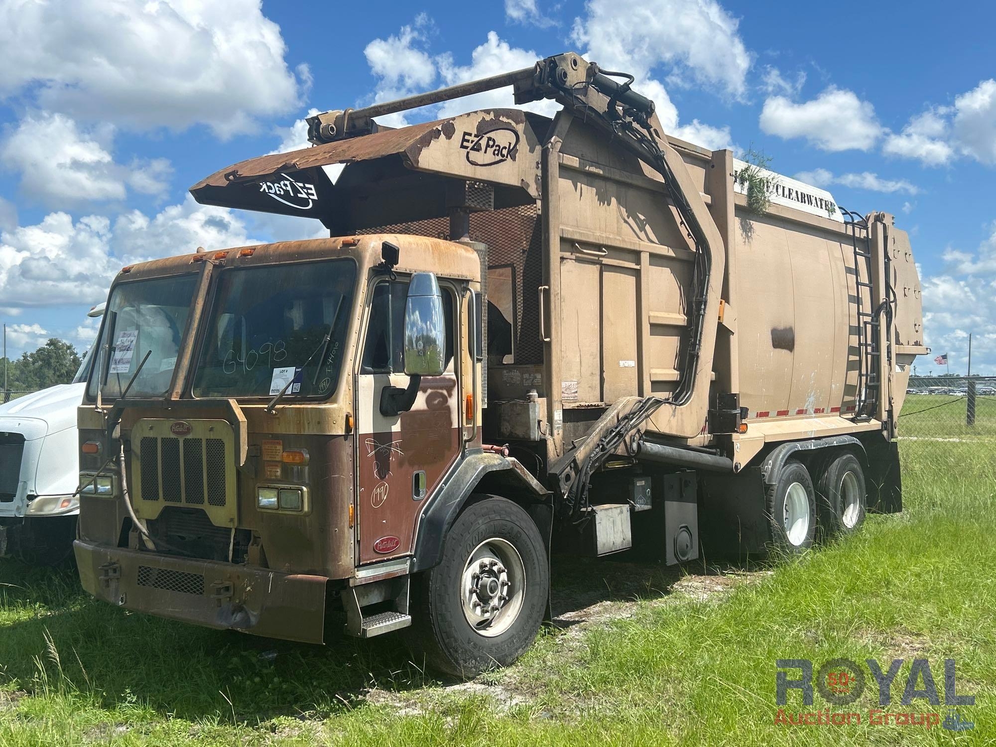 Year: 2015 Make: Peterbilt Model: 320 Vehicle Type: Truck Mileage: Plate: Body Type: Trim Level: (A51692)
