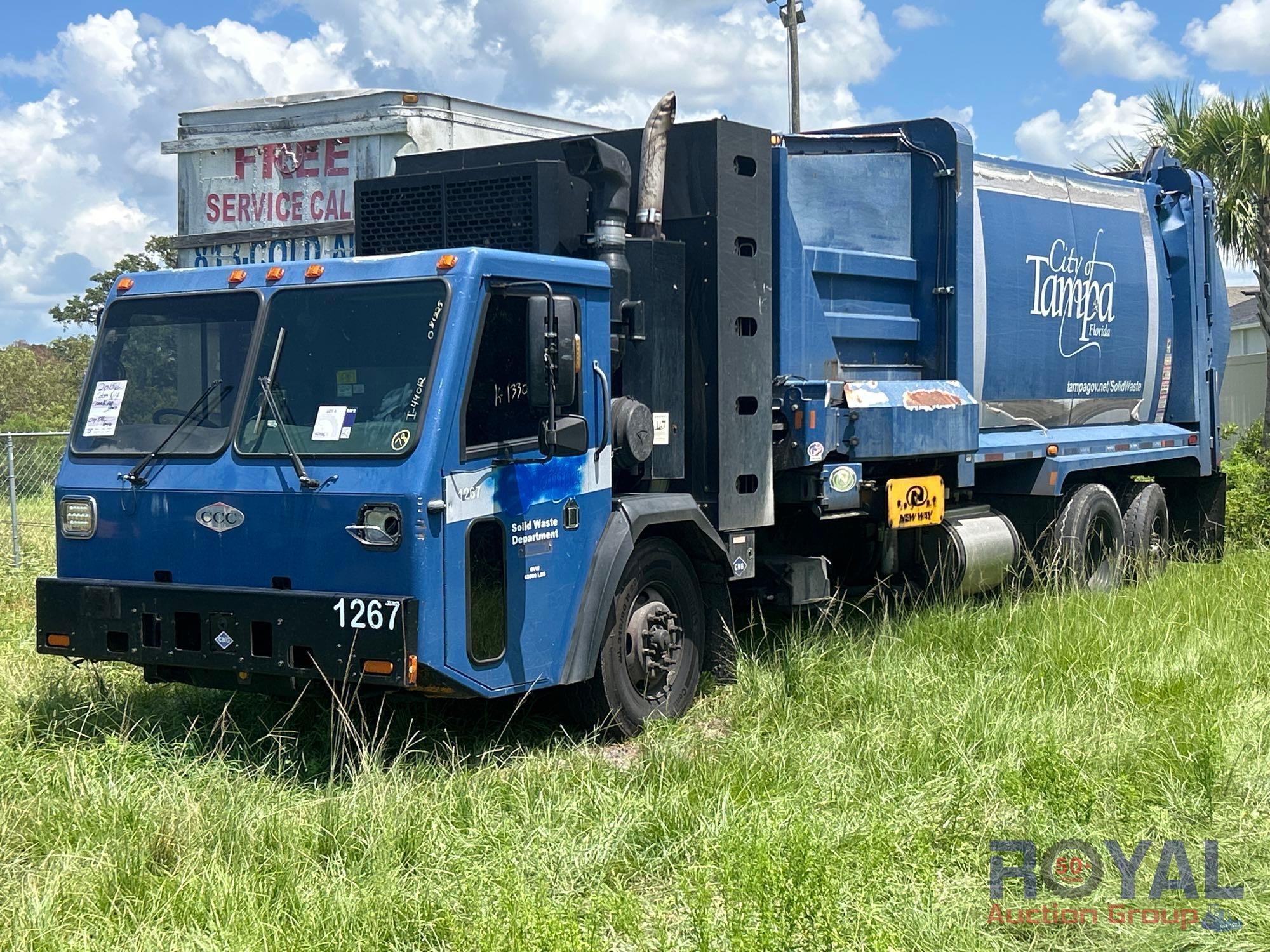 Year: 2015 Make: Crane Carrier Co. Model: Low Entry (LE2/LD2/LW2/LT2/ST2/SD2) Vehicle Type: Truck (A51692)