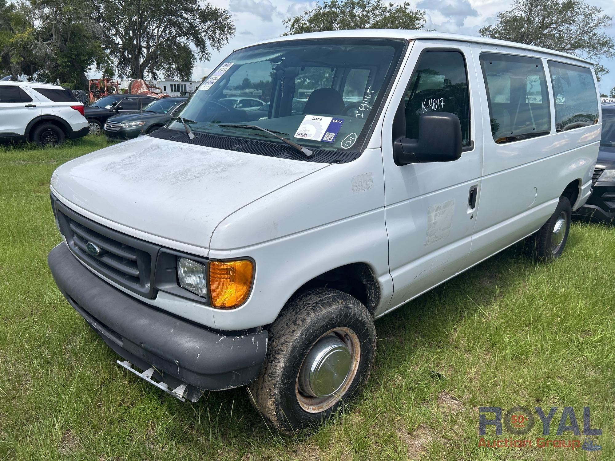 2004 Ford E-350 Passenger Van (A51692)