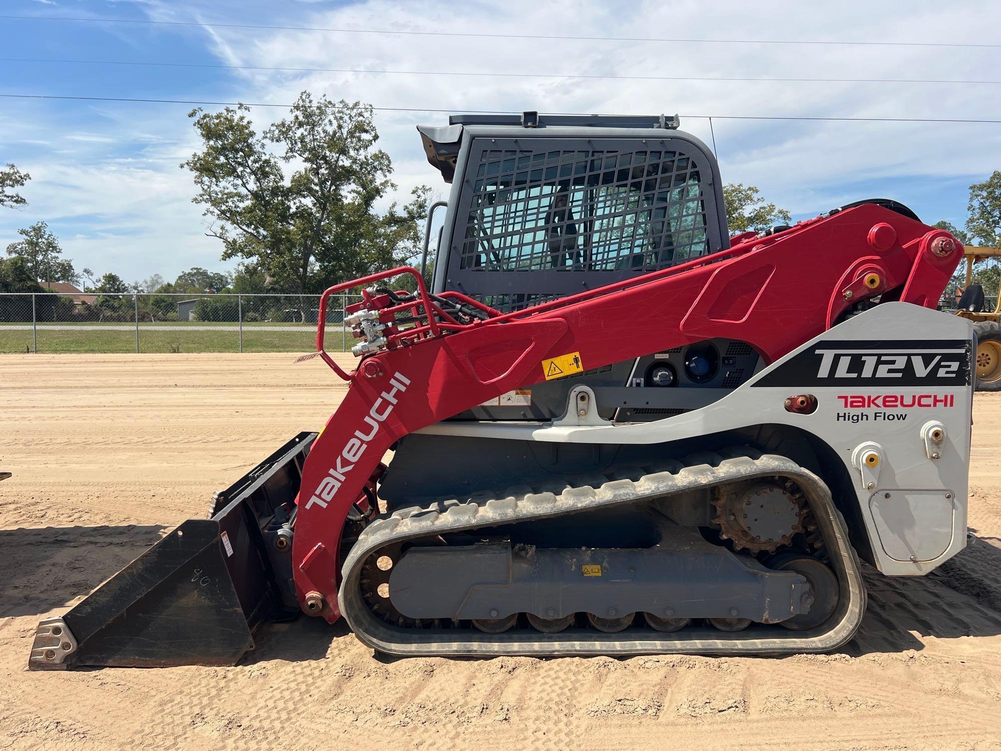 2017 TAKEUCHI TL12V2 SKID STEER (A52705)