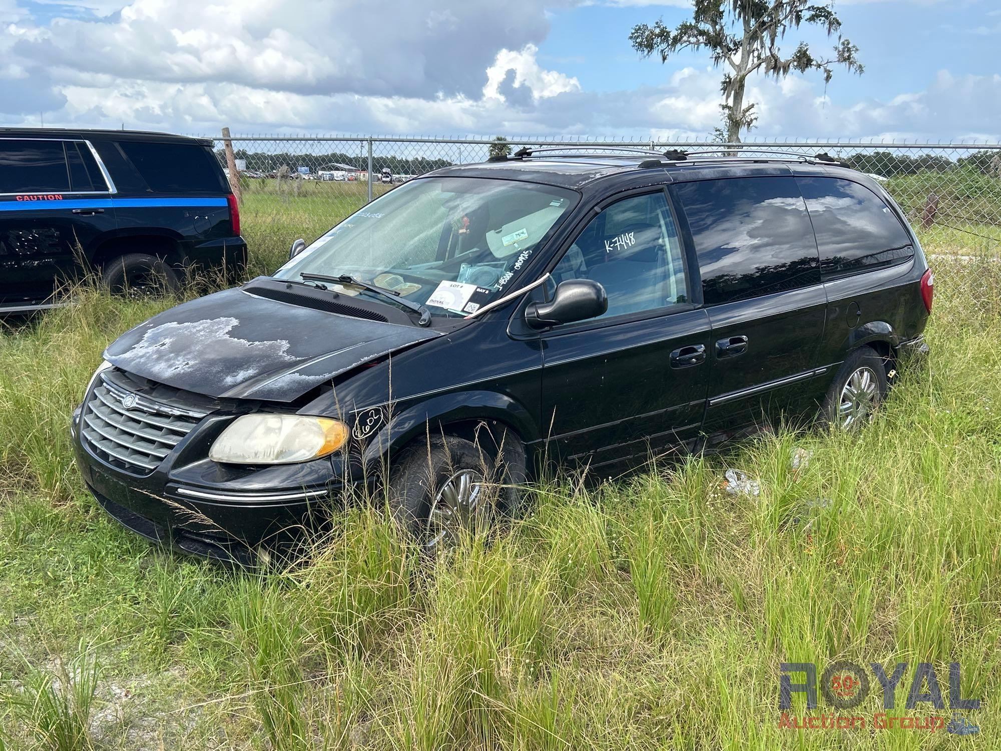 2005 Chrysler Town and Country Limited Van (A55853)