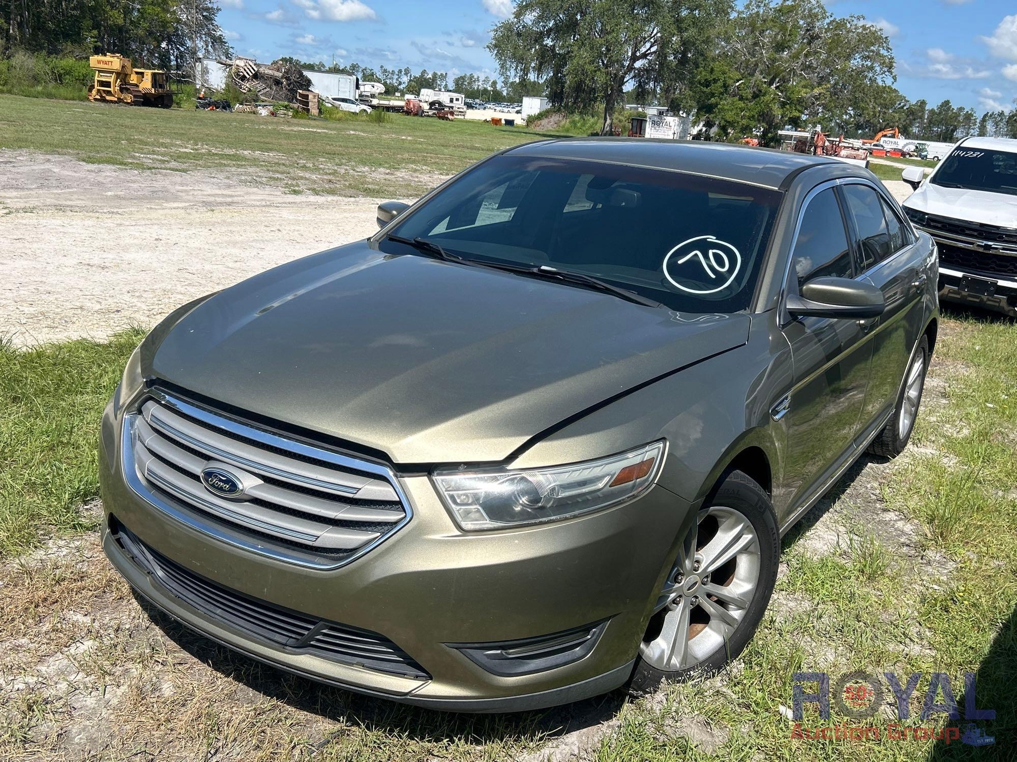 2013 Ford Taurus SEL Sedan (A48082)