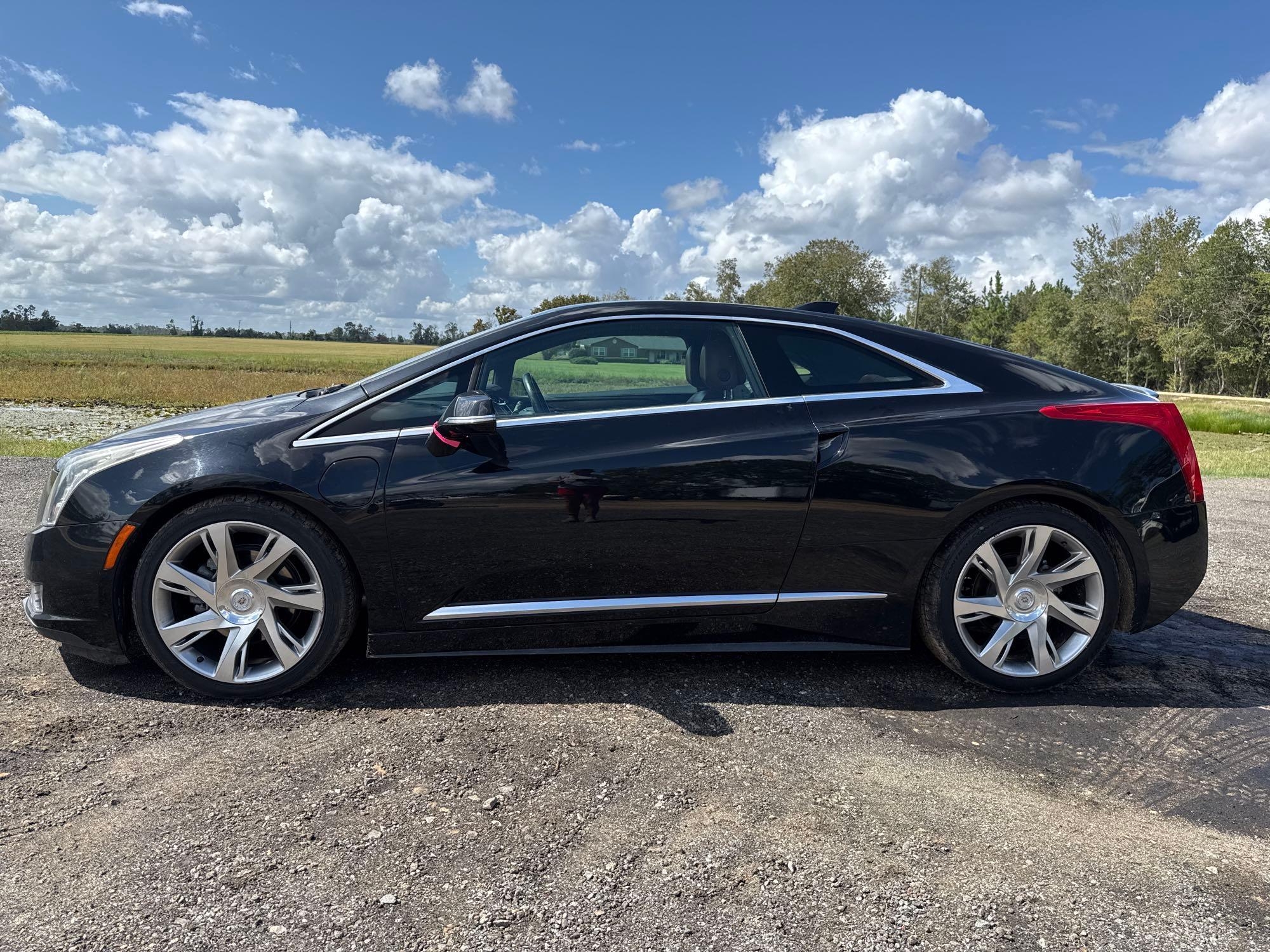 2014 CADILLAC ELR LUXURY HYBRID PLUG-IN COUPE (A51406)