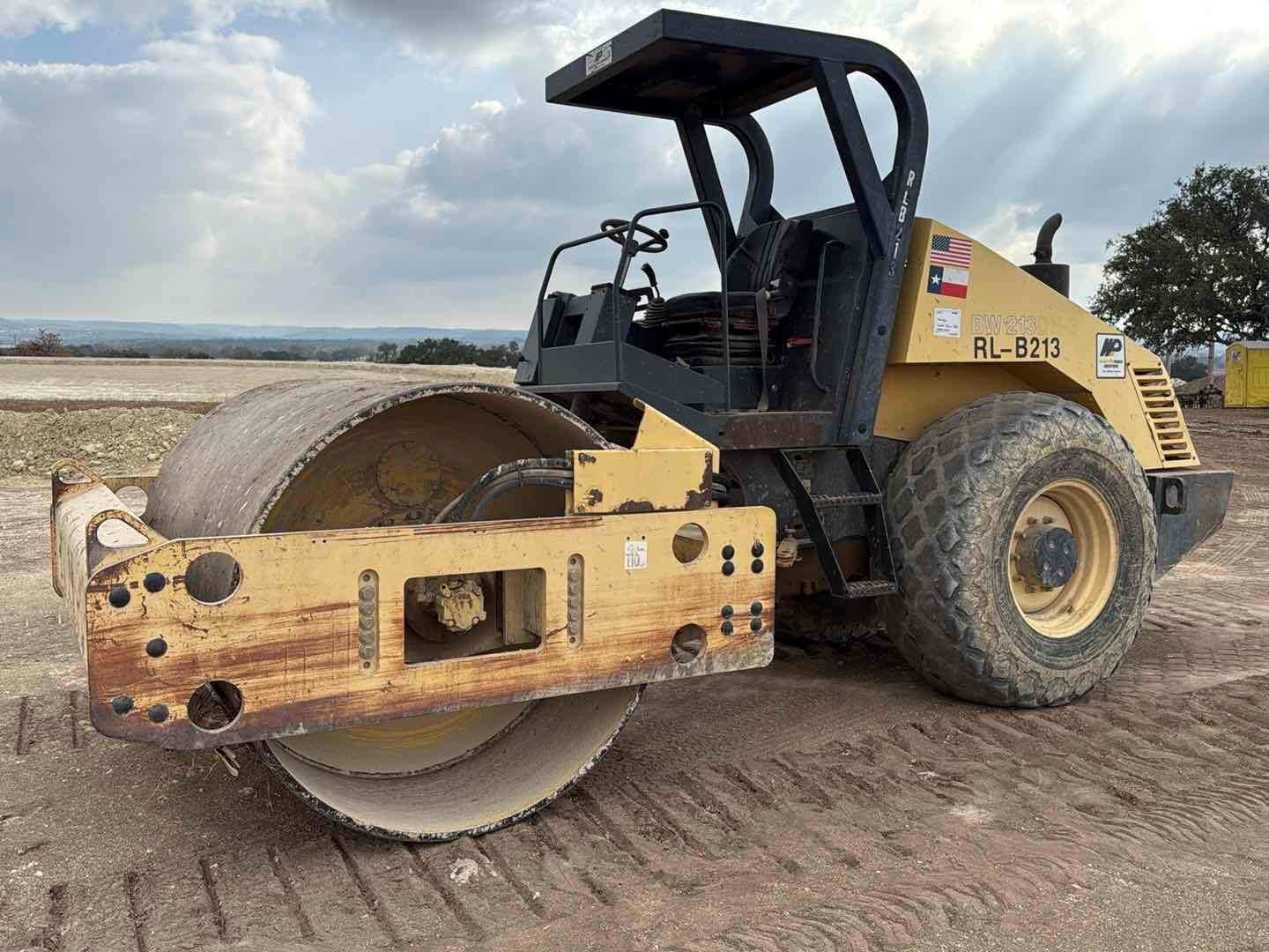 BOMAG BW213 SMOOTH DRUM ROLLER (A58216)