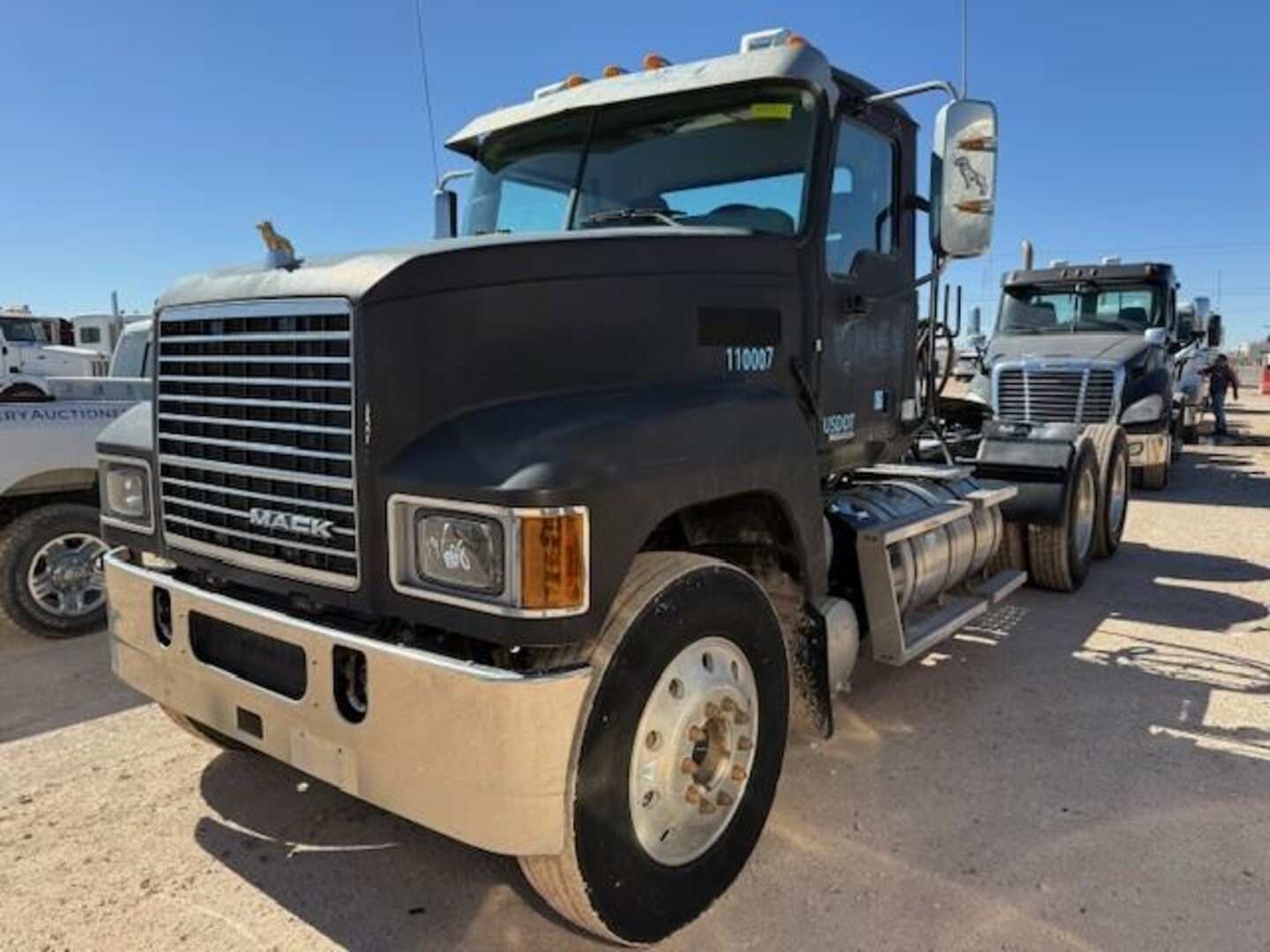 2019 MACK PINNACLE (A55745)