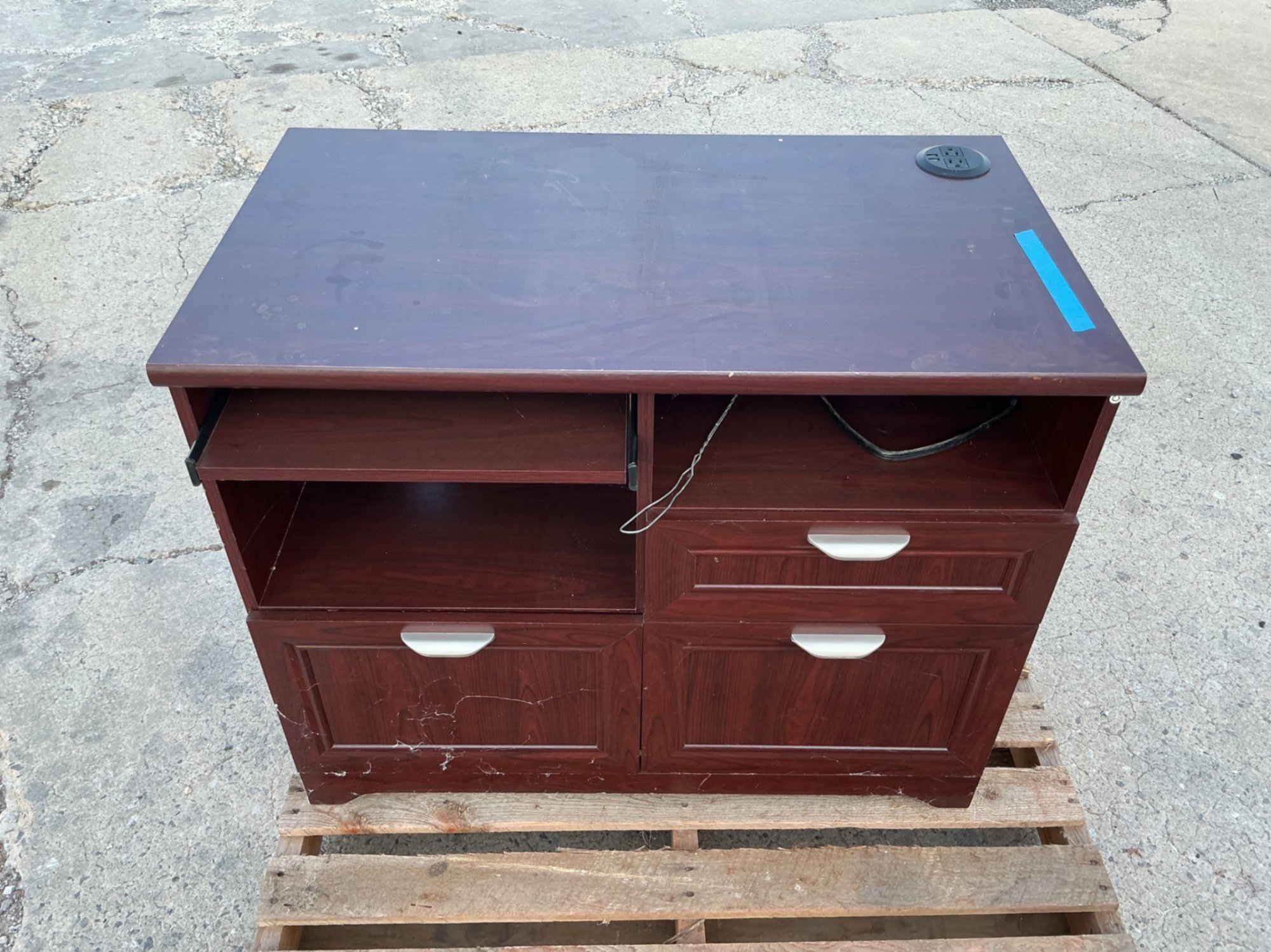 CABINET (A53843)