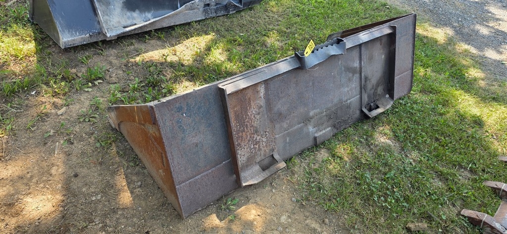 Cat 66" Skidloader Bucket (A50774)