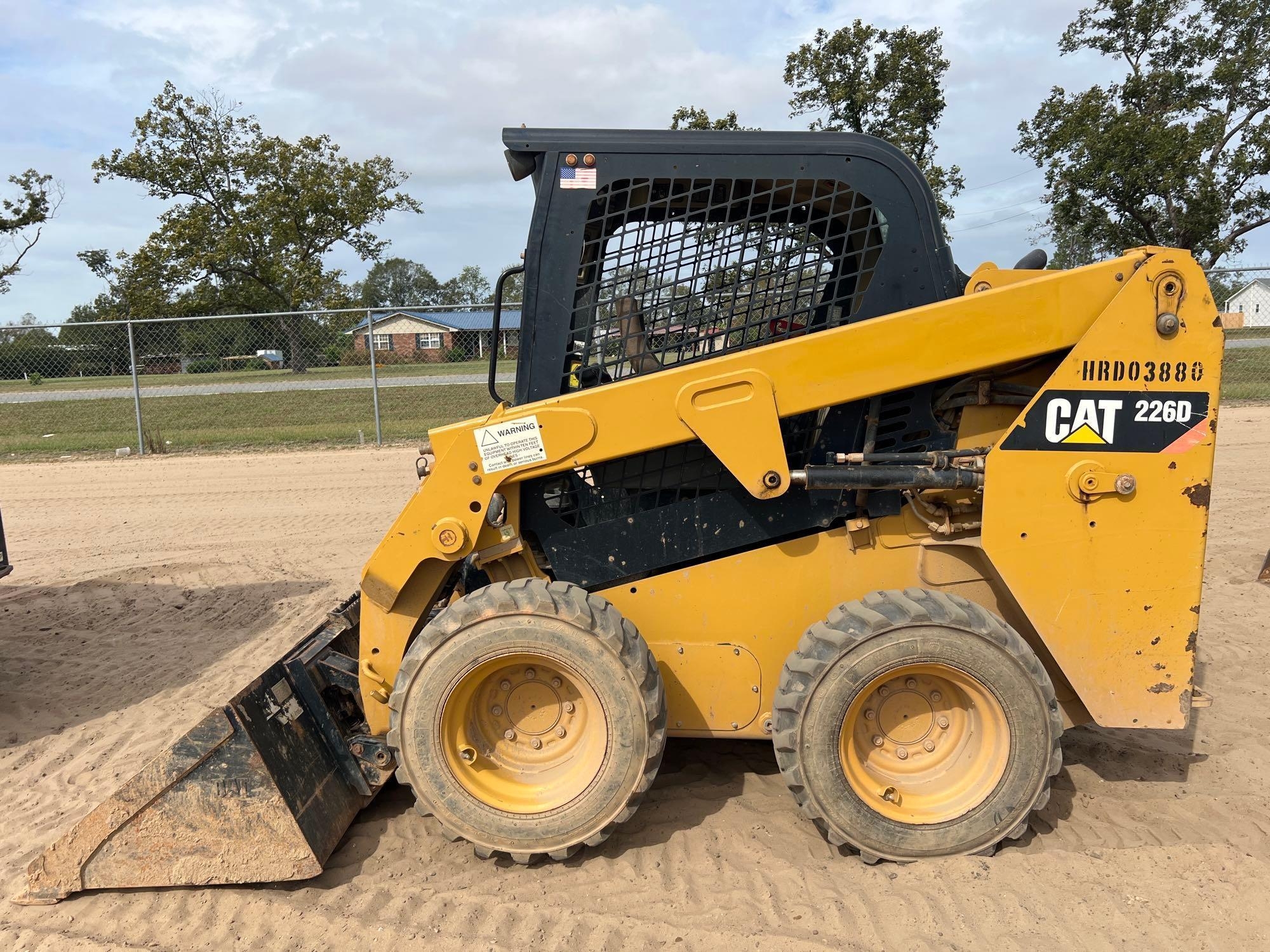 2019 CATERPILLAR 226D SKID STEER (A52705)