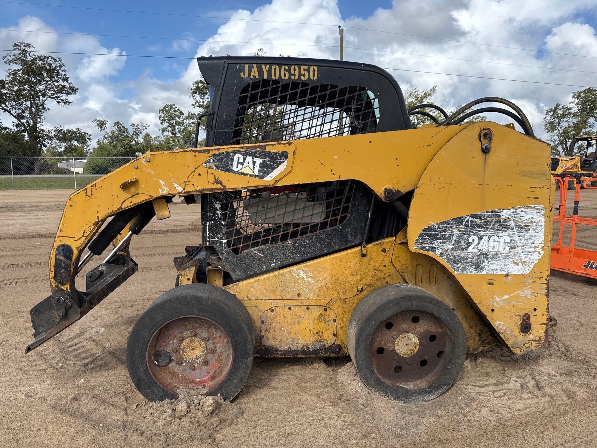 2012 CATERPILLAR 246C SKID STEER (A52705)