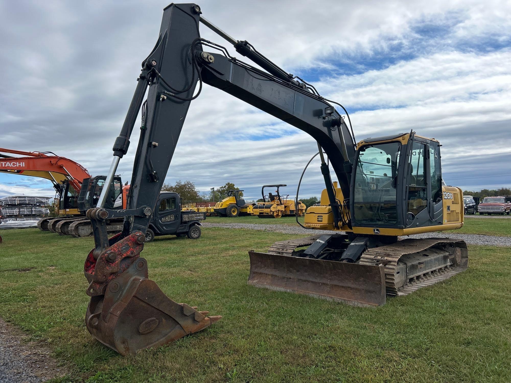 2011 John Deere 120D (A47477)