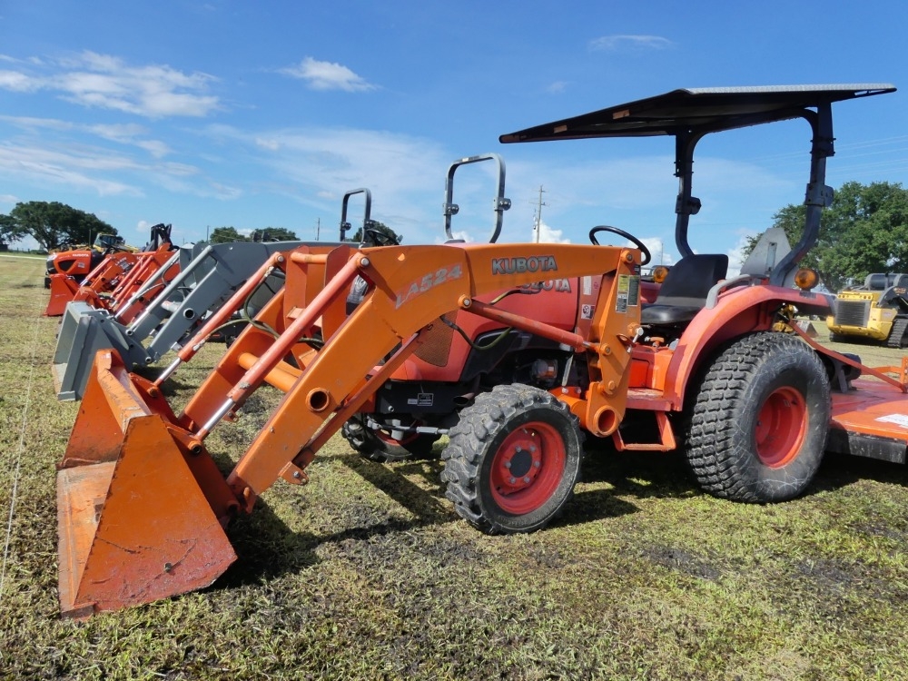 2011 Kubota L3200 (A50120)