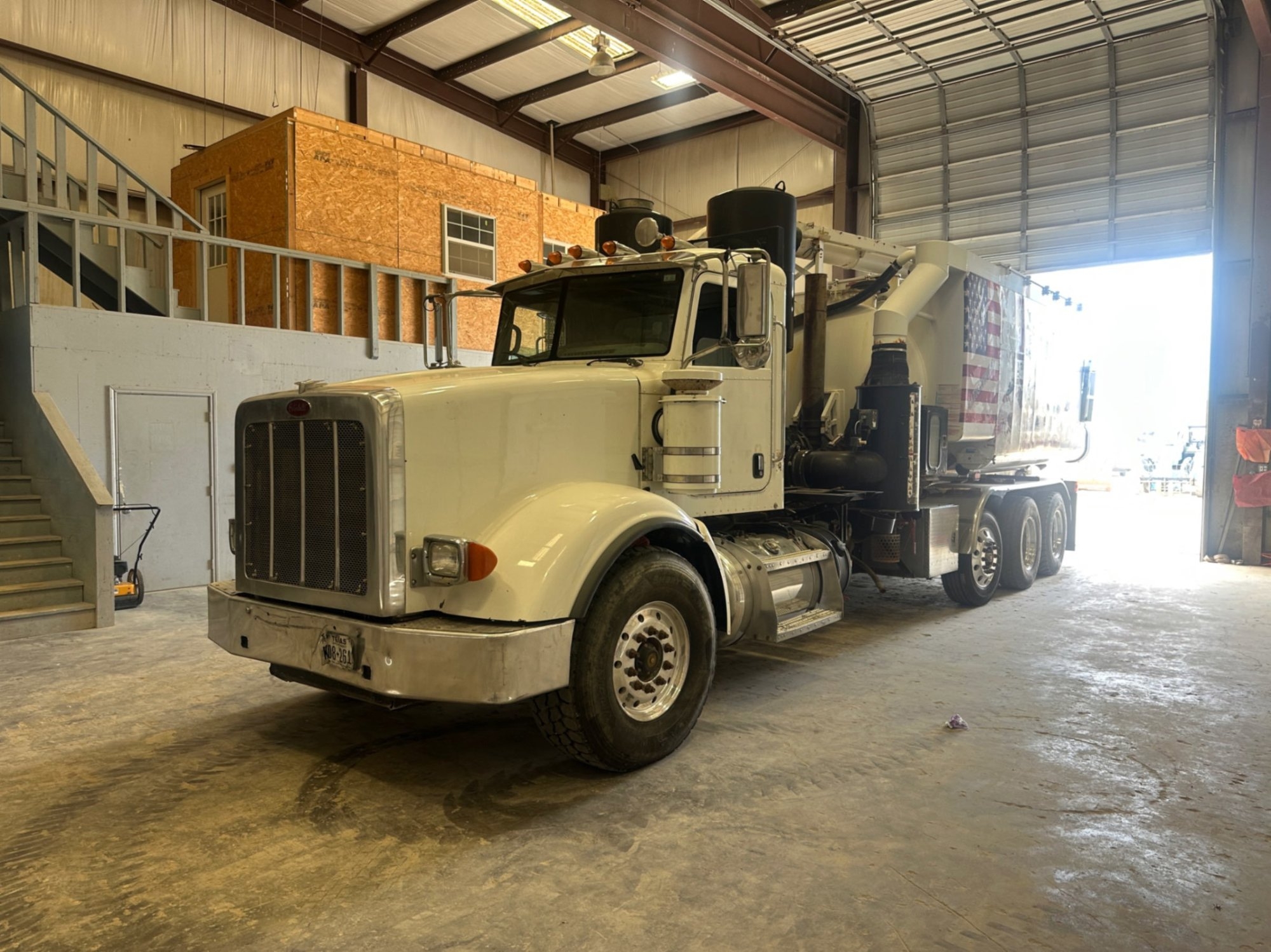 2013 PETERBILT 367 VACUUM TRUCK (A50854)