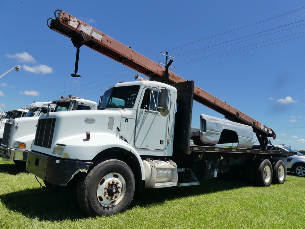 1999 Peterbilt (A50120)