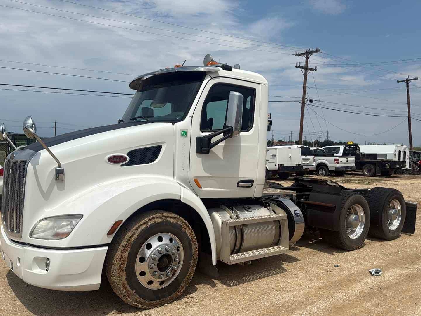 2016 PETERBILT 579 (A58214)