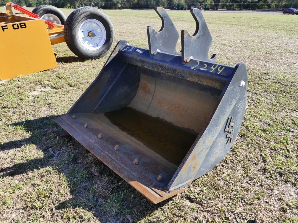 USA Attachments 34' Excavator Bucket (A56469)