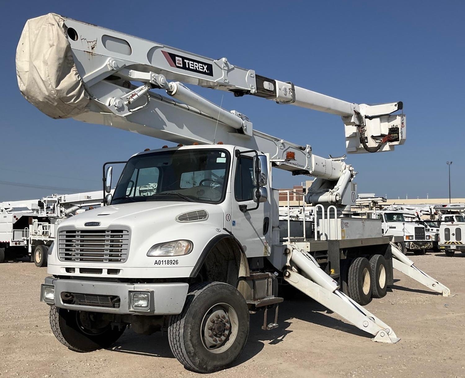 2015 Freightliner Bucket Truck - Terex TM 100 Boom - Cummins Diesel - Allison Transmission (A53473)