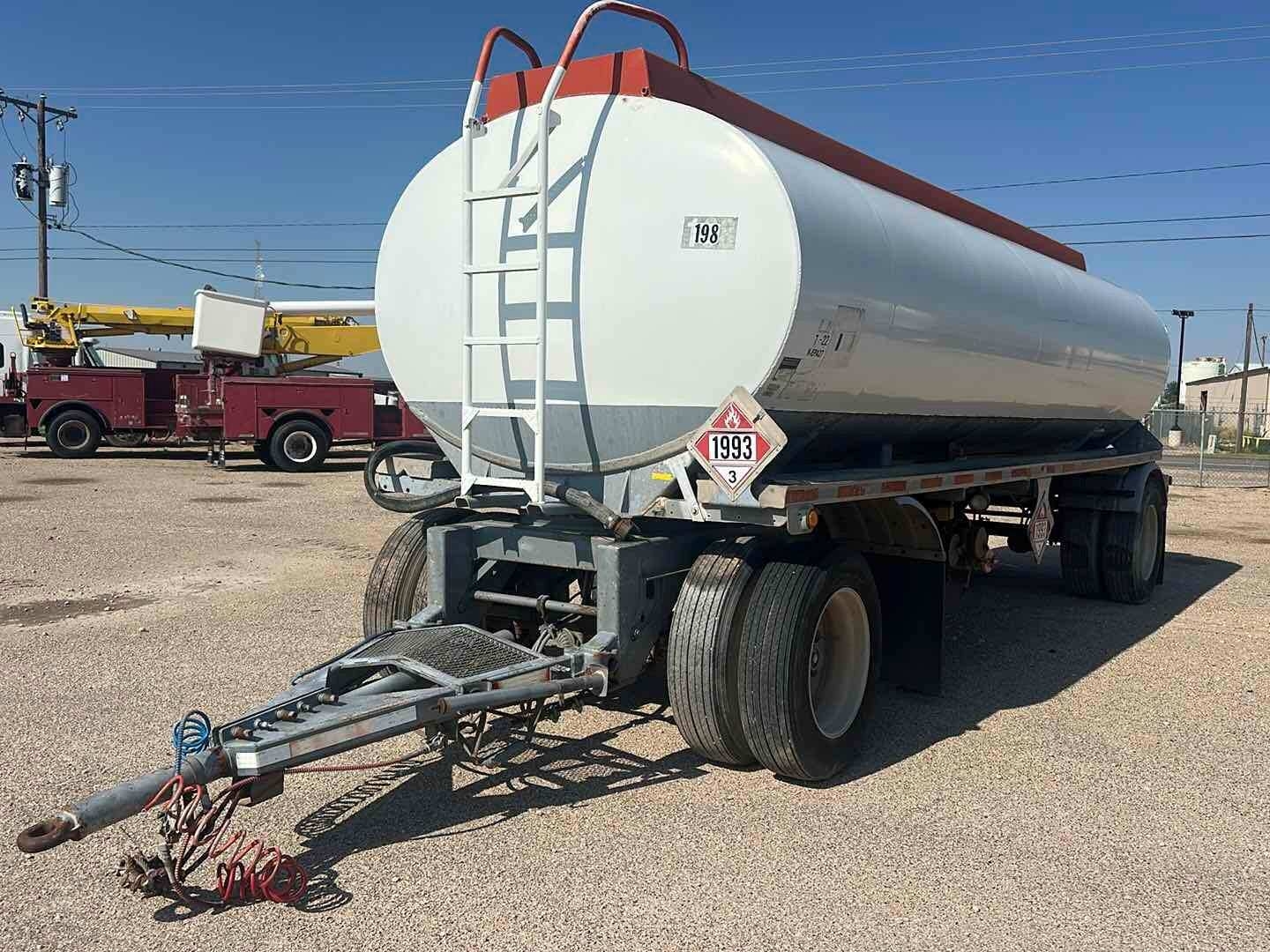 1995 BEALL TRAILER FUEL TRANSPORT PUP TRAILER (A52472)