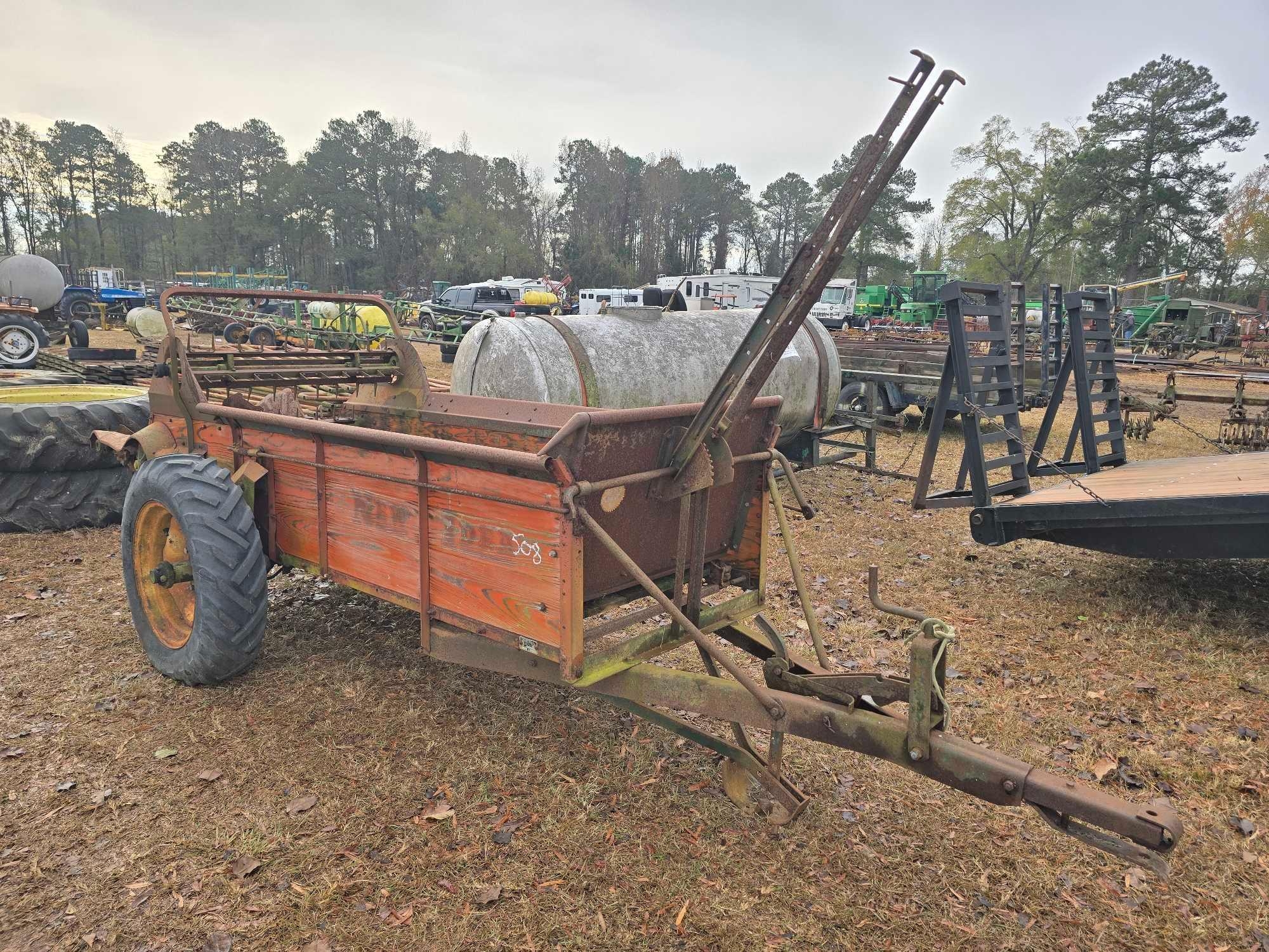 NEW IDEA MANURE SPREADER (A52708)