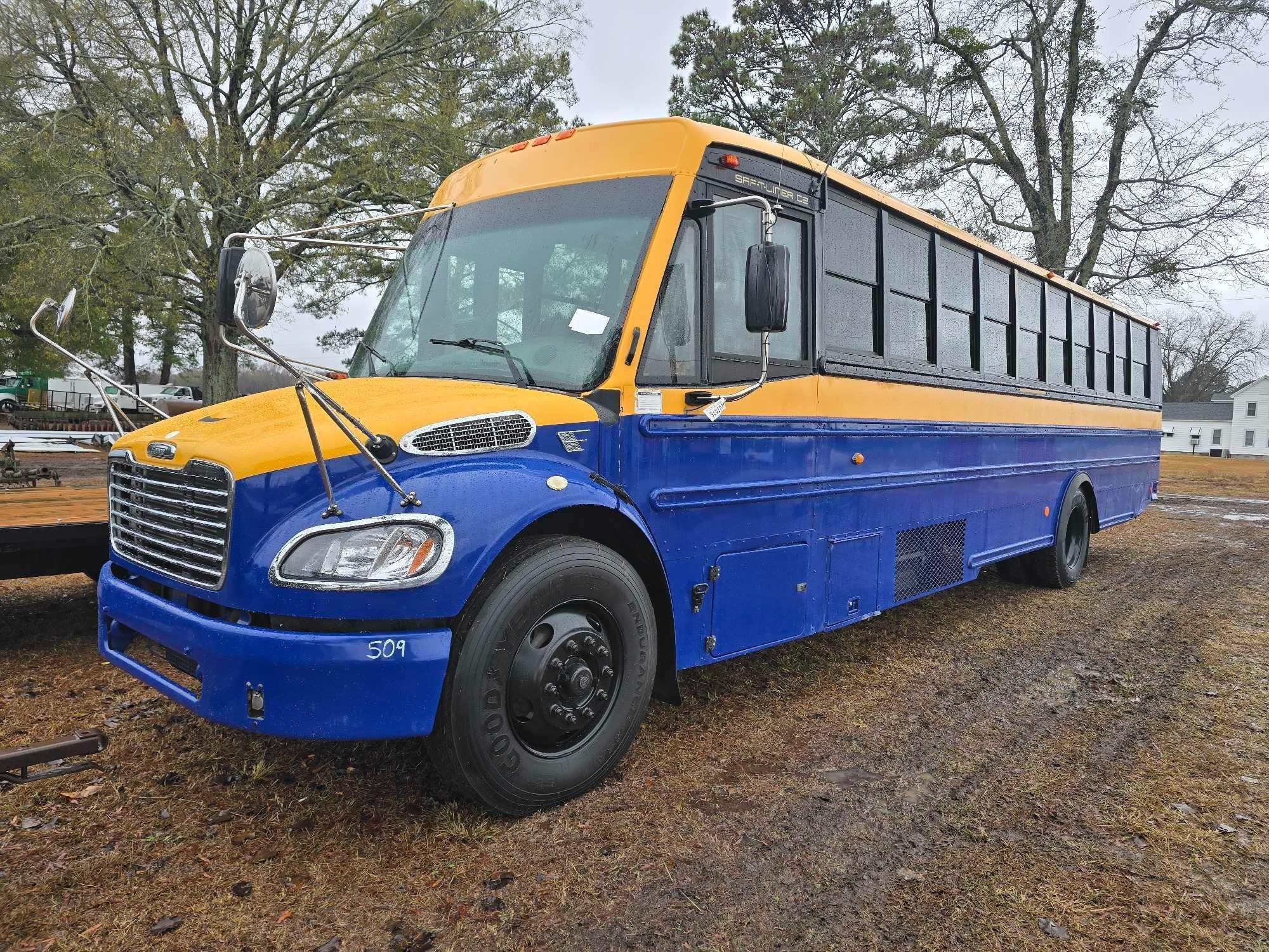 2012 FREIGHTLINER B2 BUS, THOMAS CONVERTION (A52708)