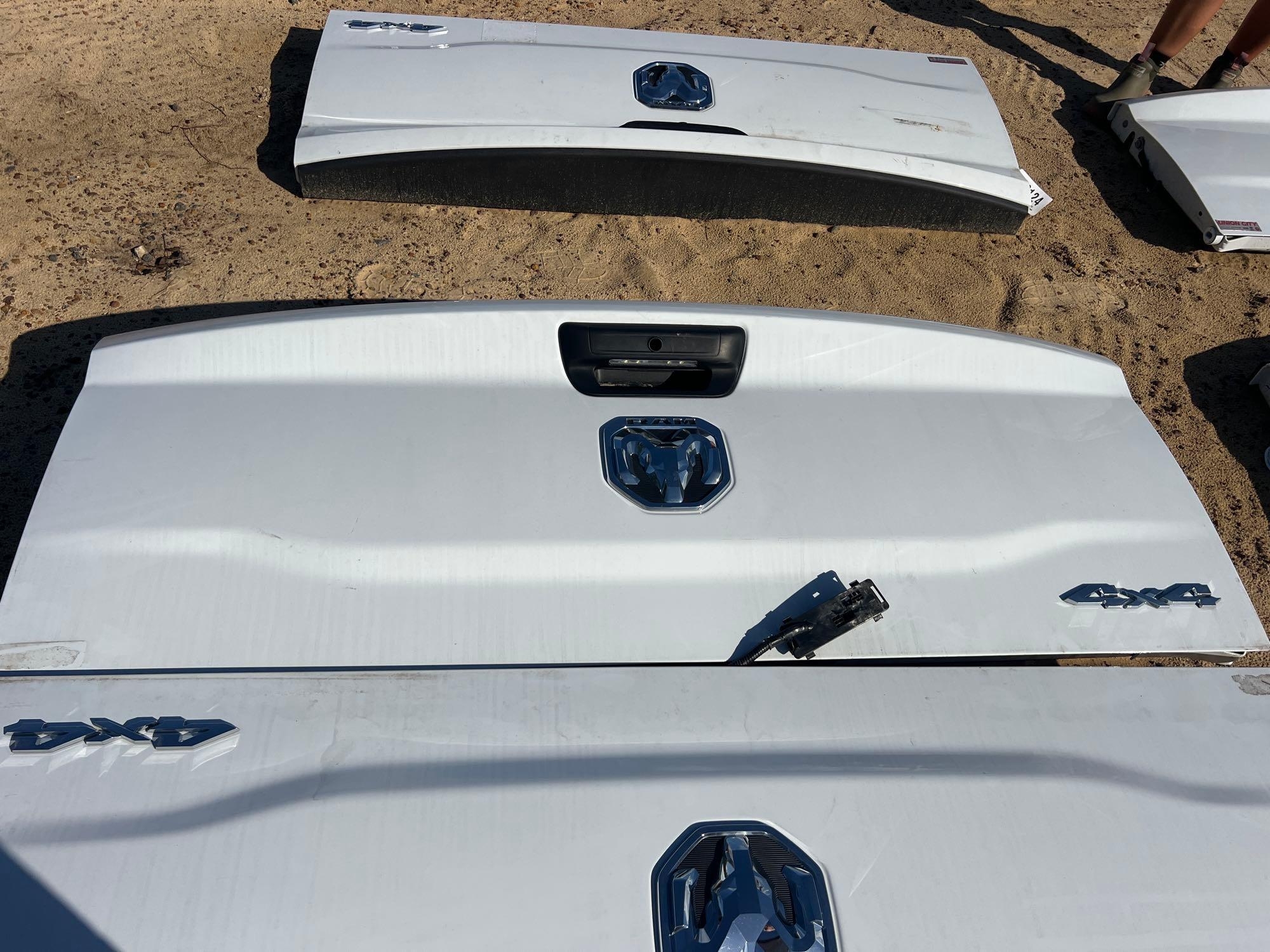 DODGE TAIL GATE (A51406)