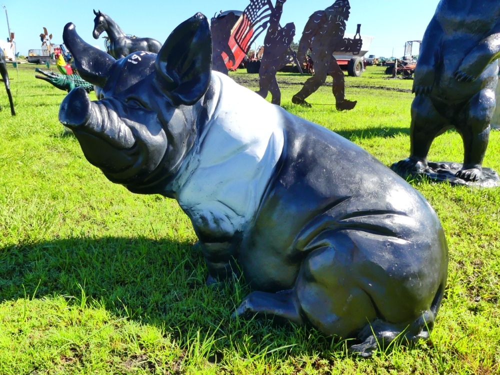 Pig Statue (A53316)