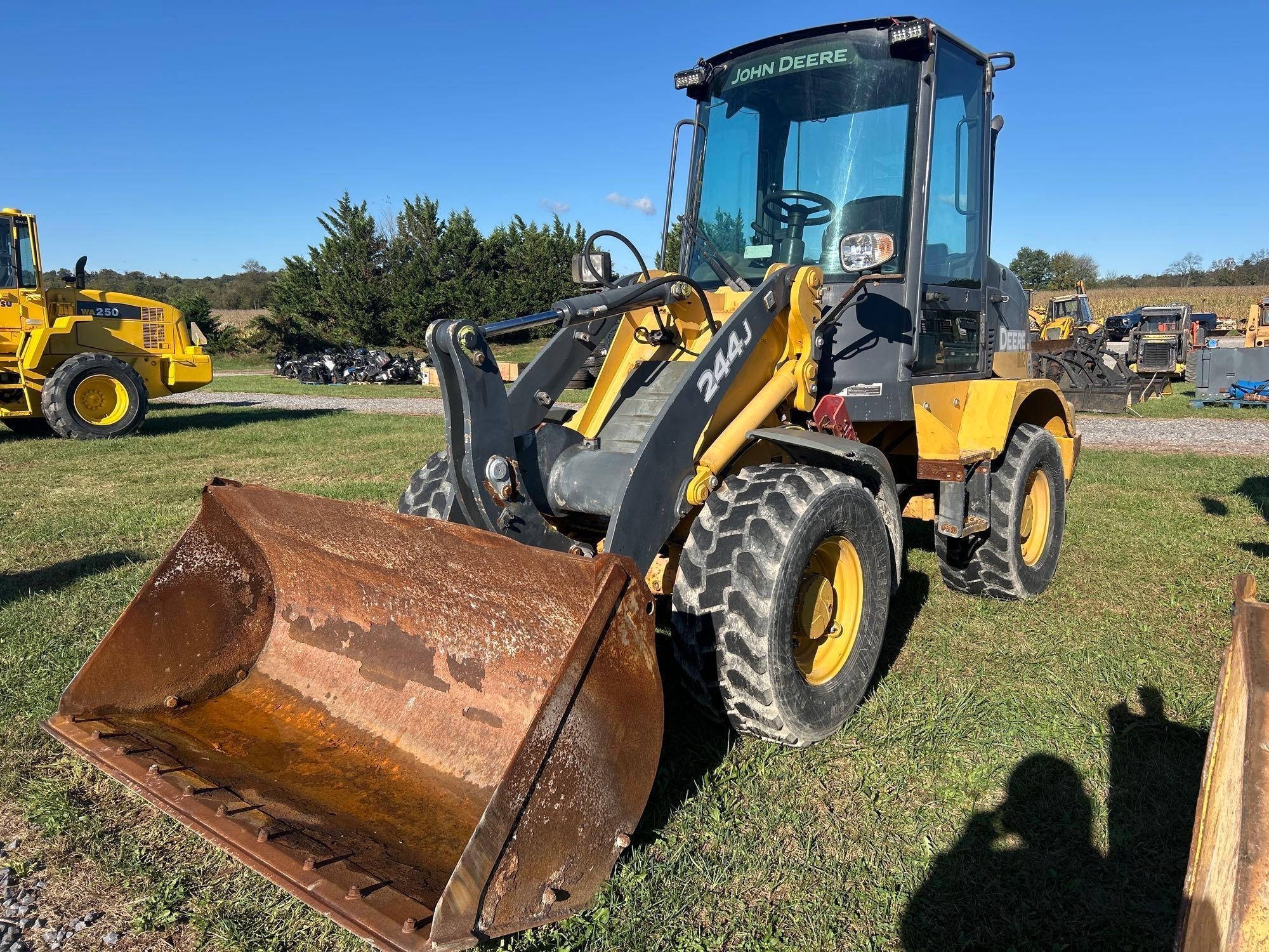 2011John Deere 244J (A47477)