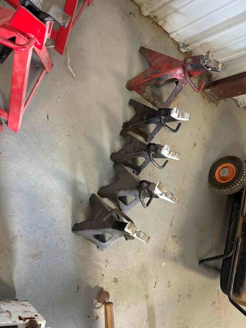 5 - JACK STANDS (A55745)