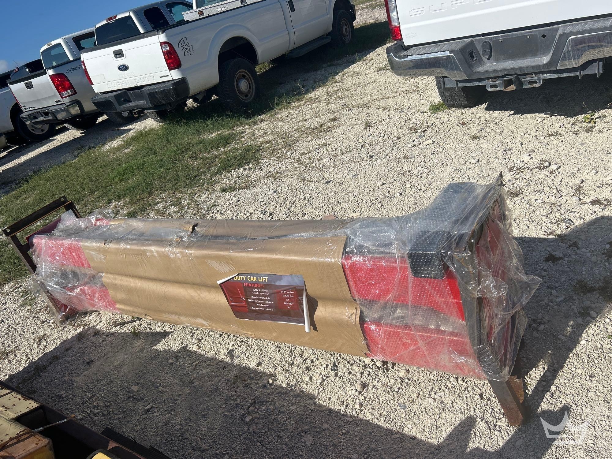 Unused SDJ-4000 9,000lb Two-Post Electric Auto Lift (A55852)