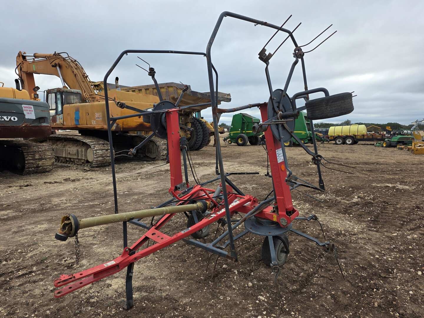 KVERNELAND 6915 HAY TEDDER (A58216)