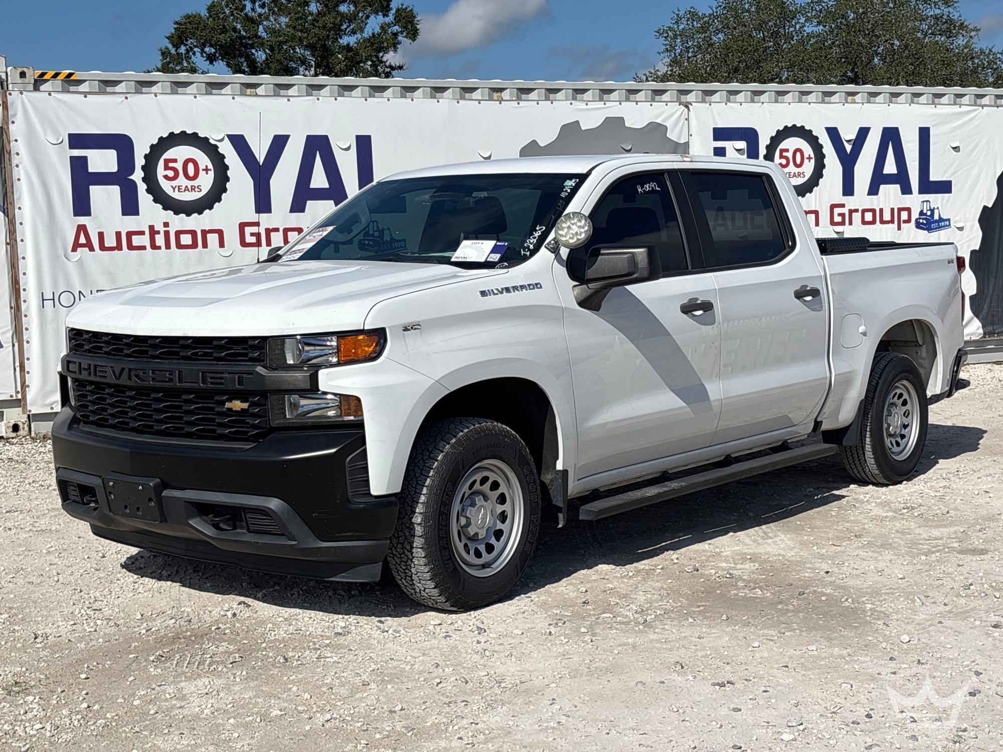 2022 Chevrolet 1500 Silverado Crew Cab 4X4 Pick-Up Truck (A56858)