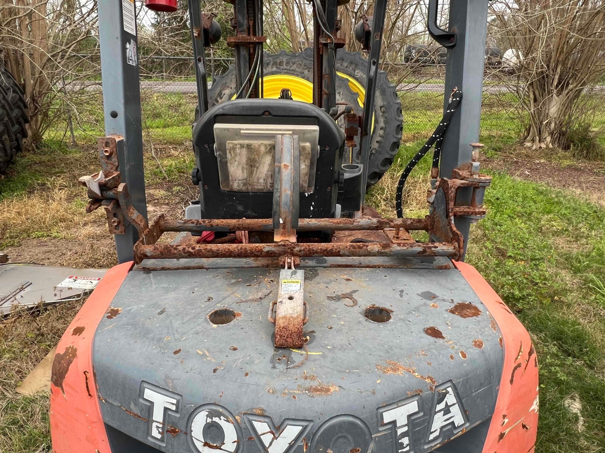 Toyota 6FGU25 Forklift  5,000 lb Capacity (A52748)