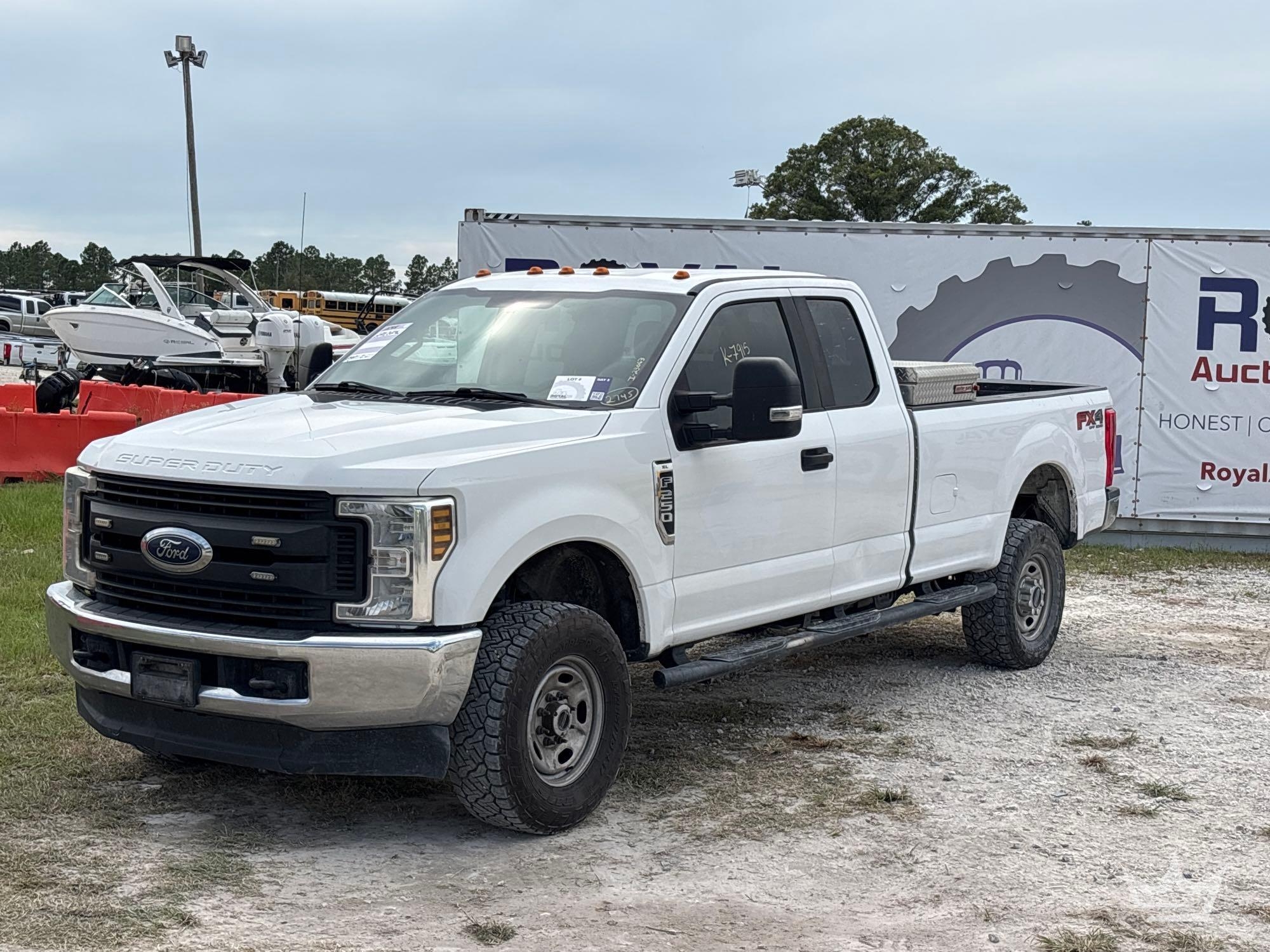 2018 Ford F-250 4x4 Ext. Cab Pickup Truck (A55852)
