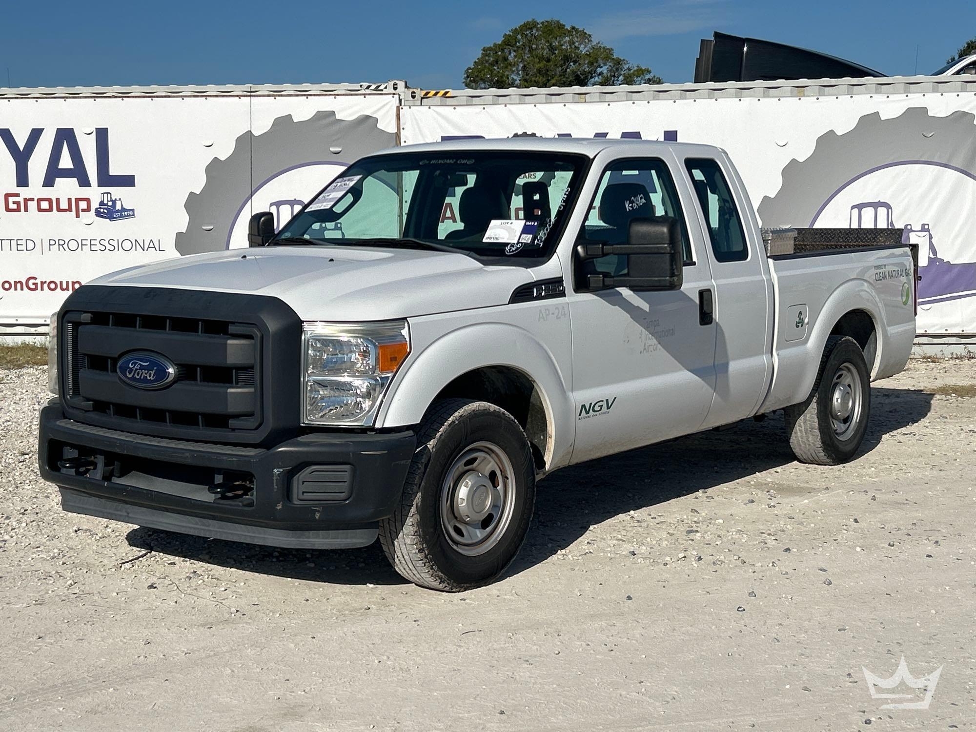 2014 Ford F-250 Ext. Cab Pickup Truck with Liftgate (A55852)